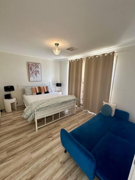 Four-Bedroom House photo 1