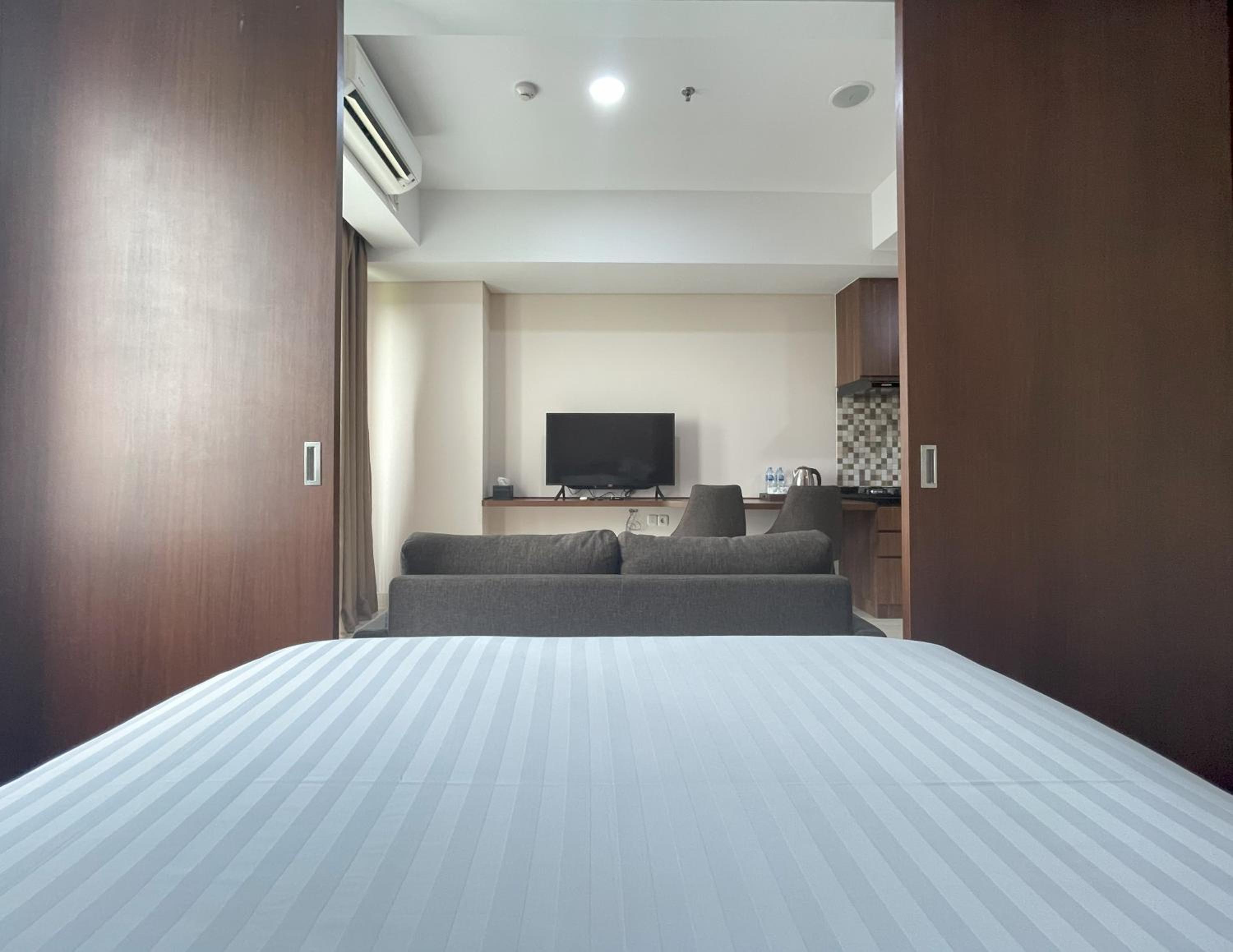 One-Bedroom Apartment - Photo 1