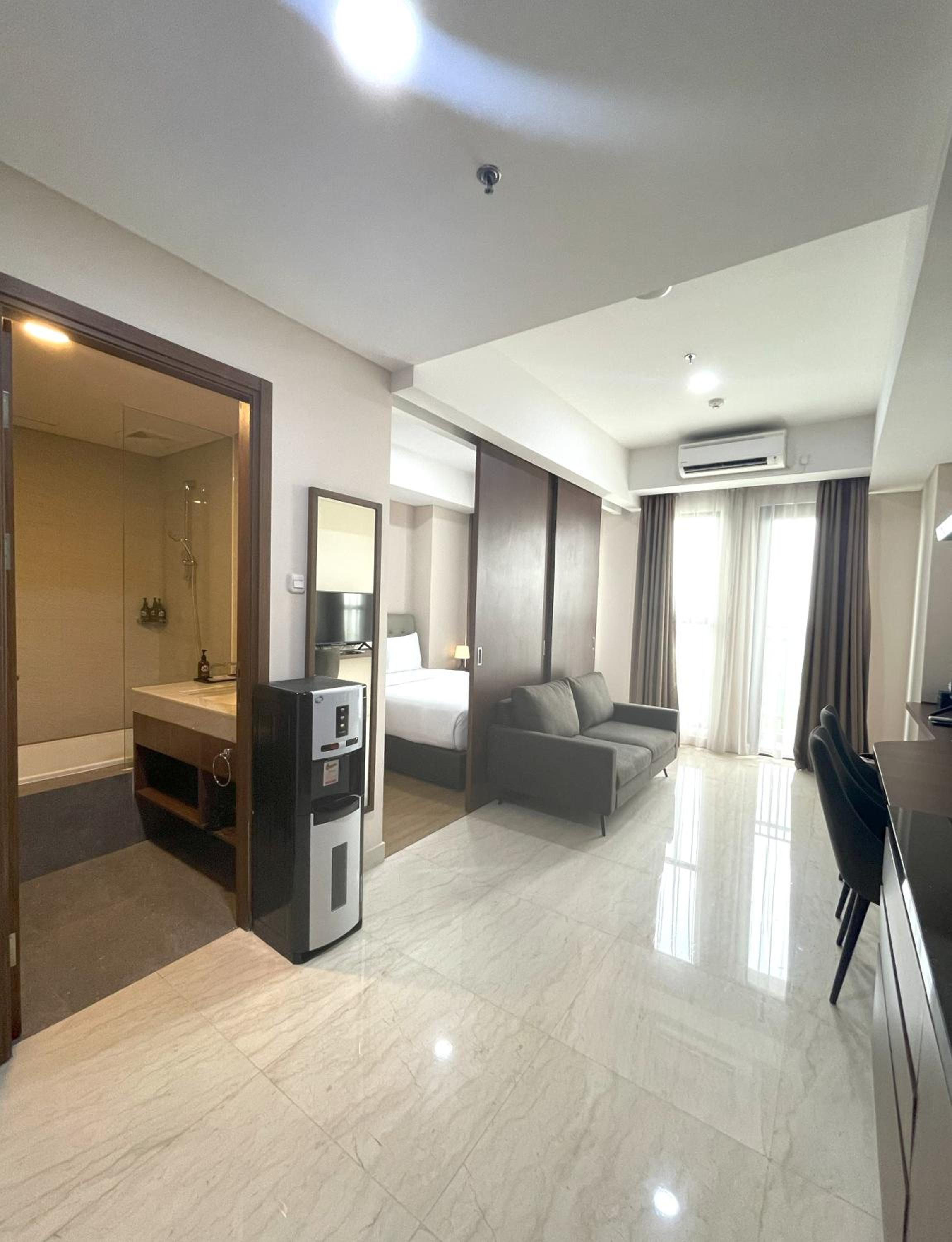 One-Bedroom Apartment - Photo 12