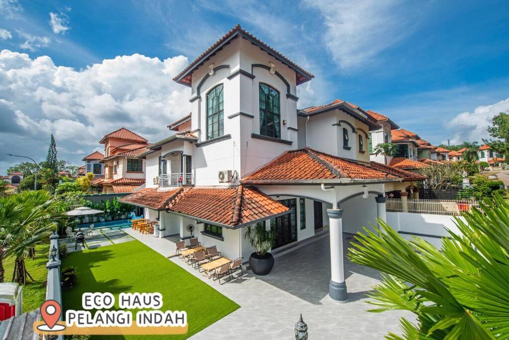 Villa photo 1