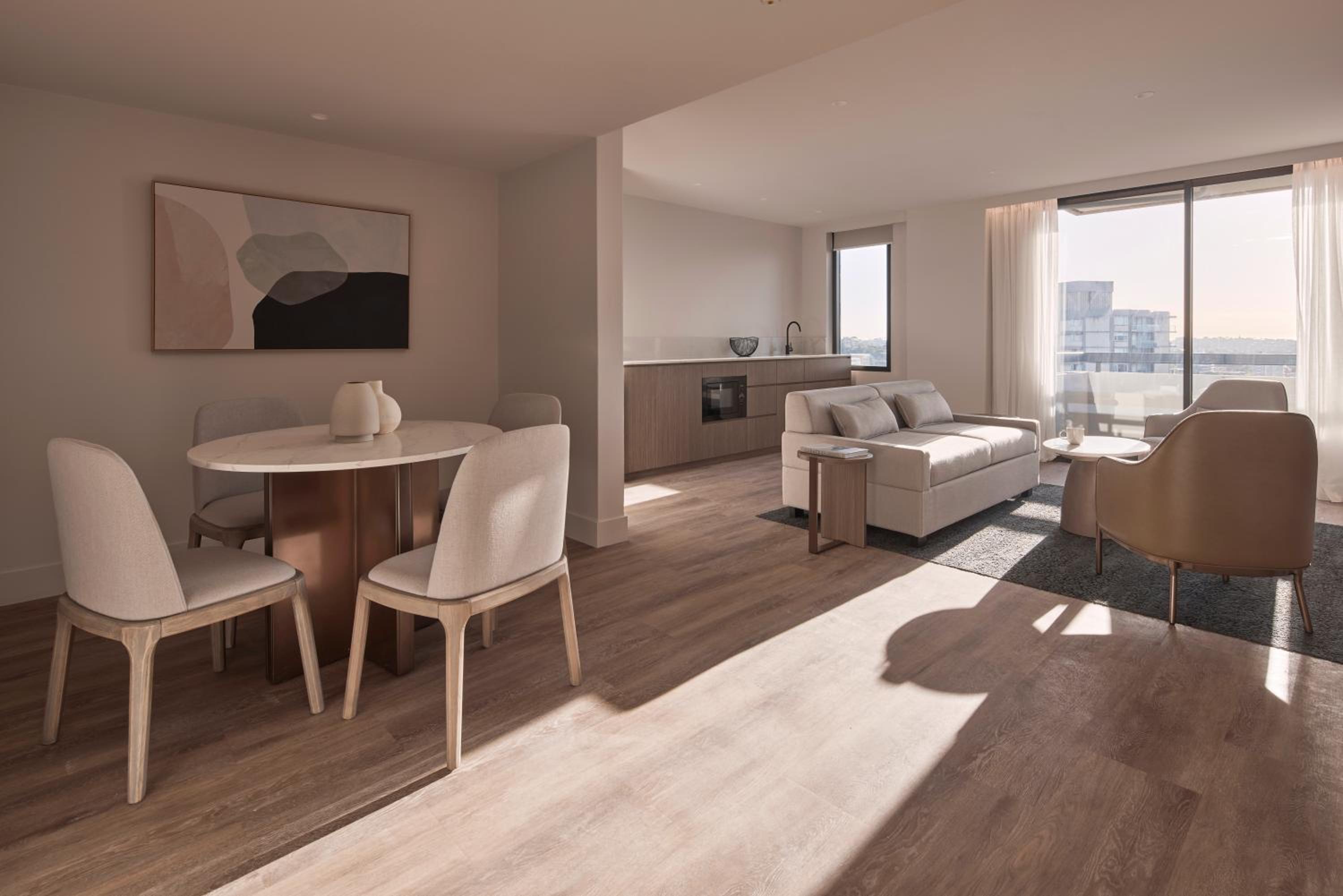One-Bedroom Balcony Suite thumbnail 5