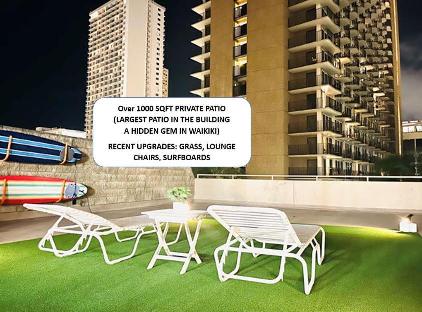 UNIQUE CONDO I Massive Patio I Modern 1BR Banyan I Washer Dryer I Free parking I 5' Beach: One-Bedroom Apartment photo