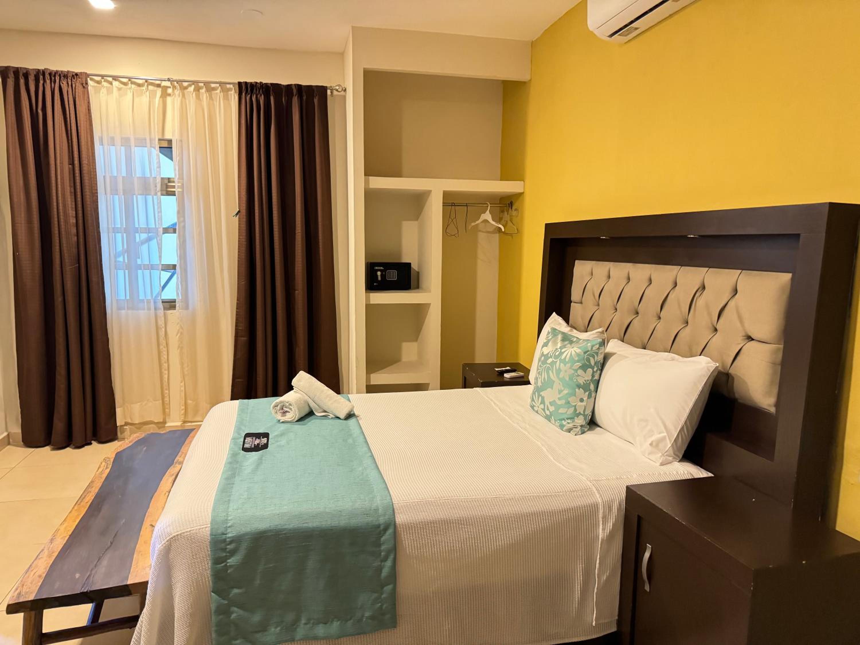 Deluxe Queen Room photo 1