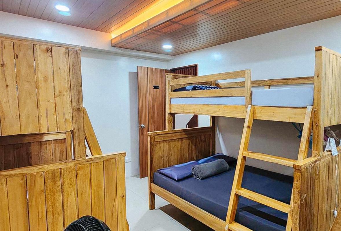 Standard Twin Room with Shared Bathroom