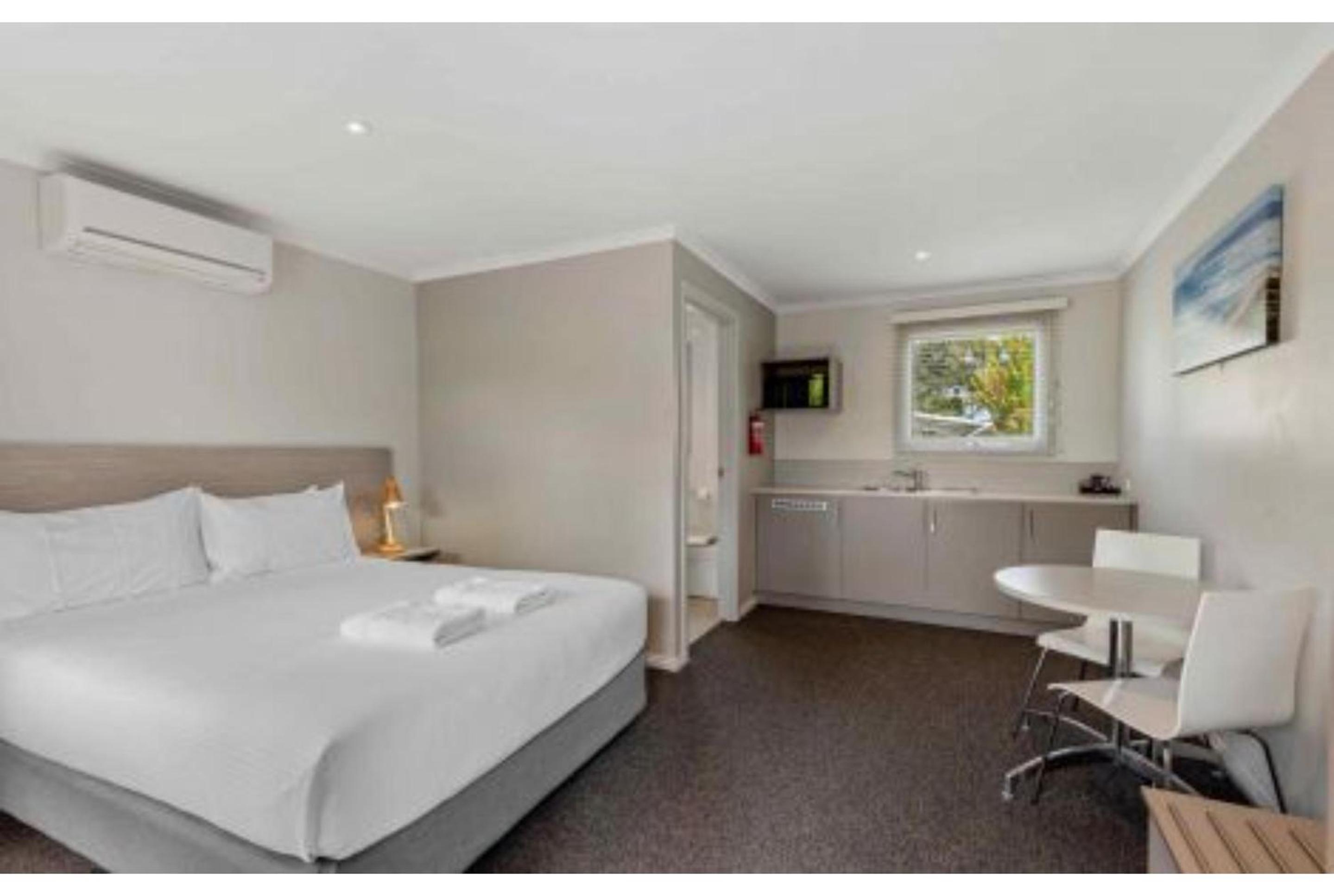 Standard Studio Cottage (1 Queen)