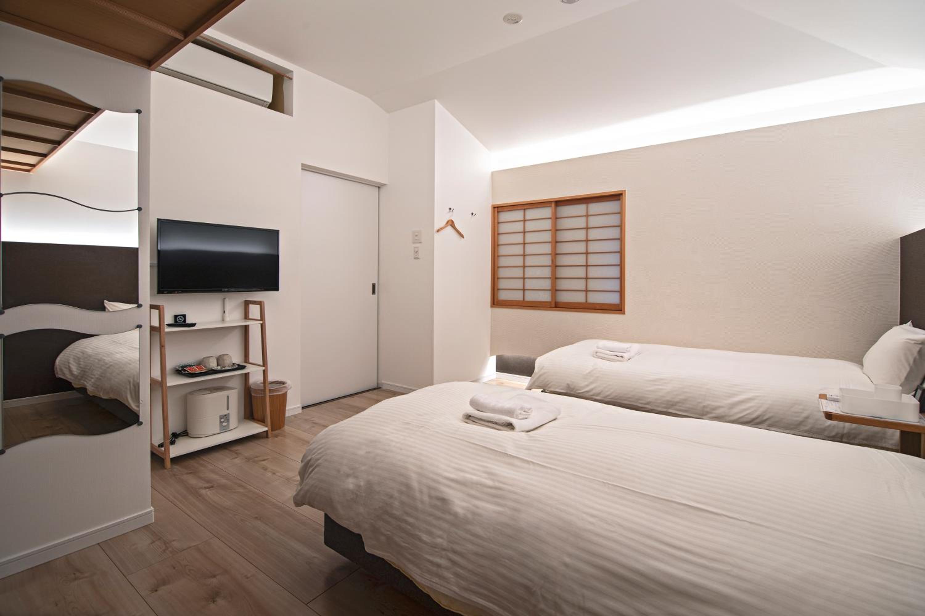 Double Room - Photo 18