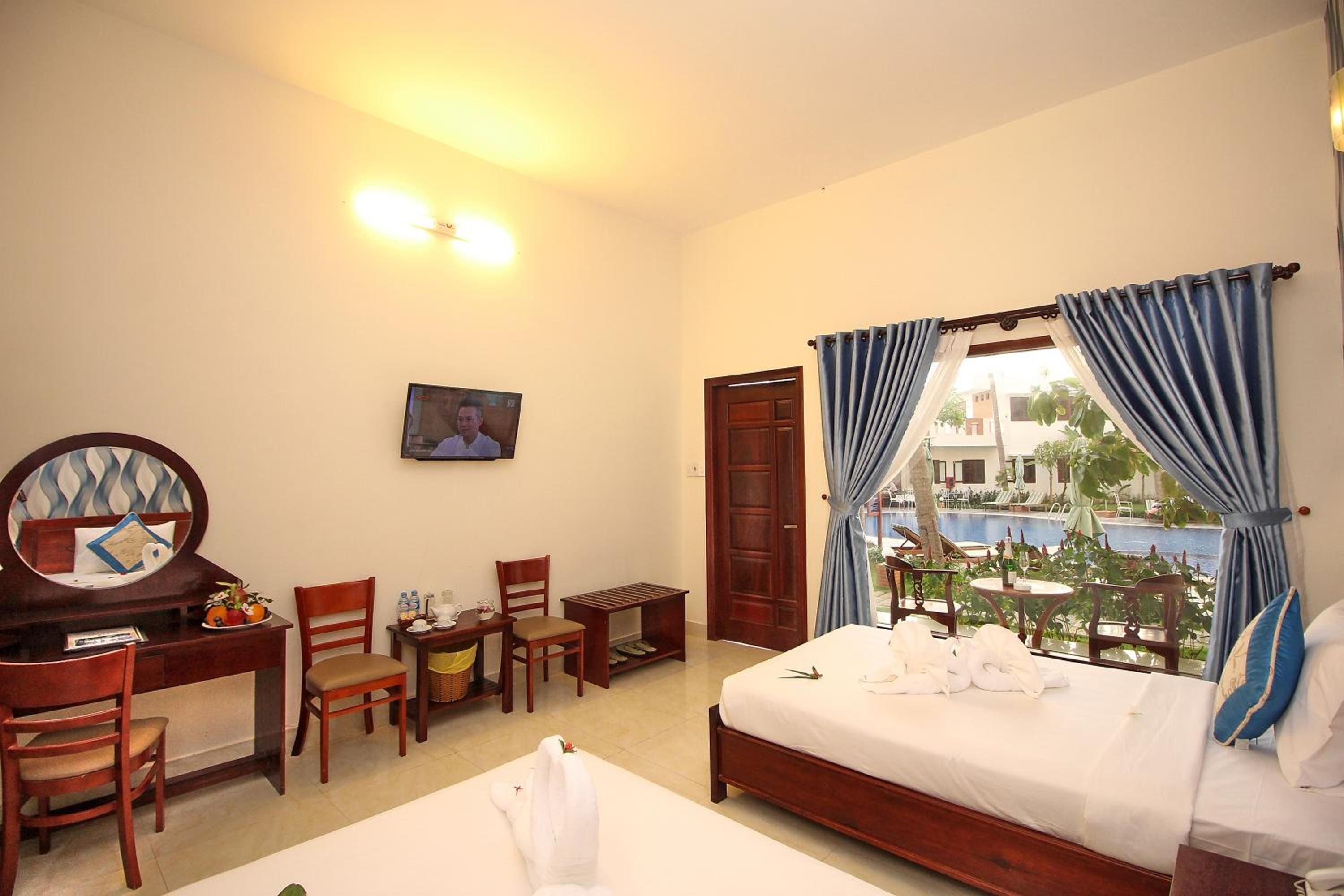 King Room With Pool View photo 2