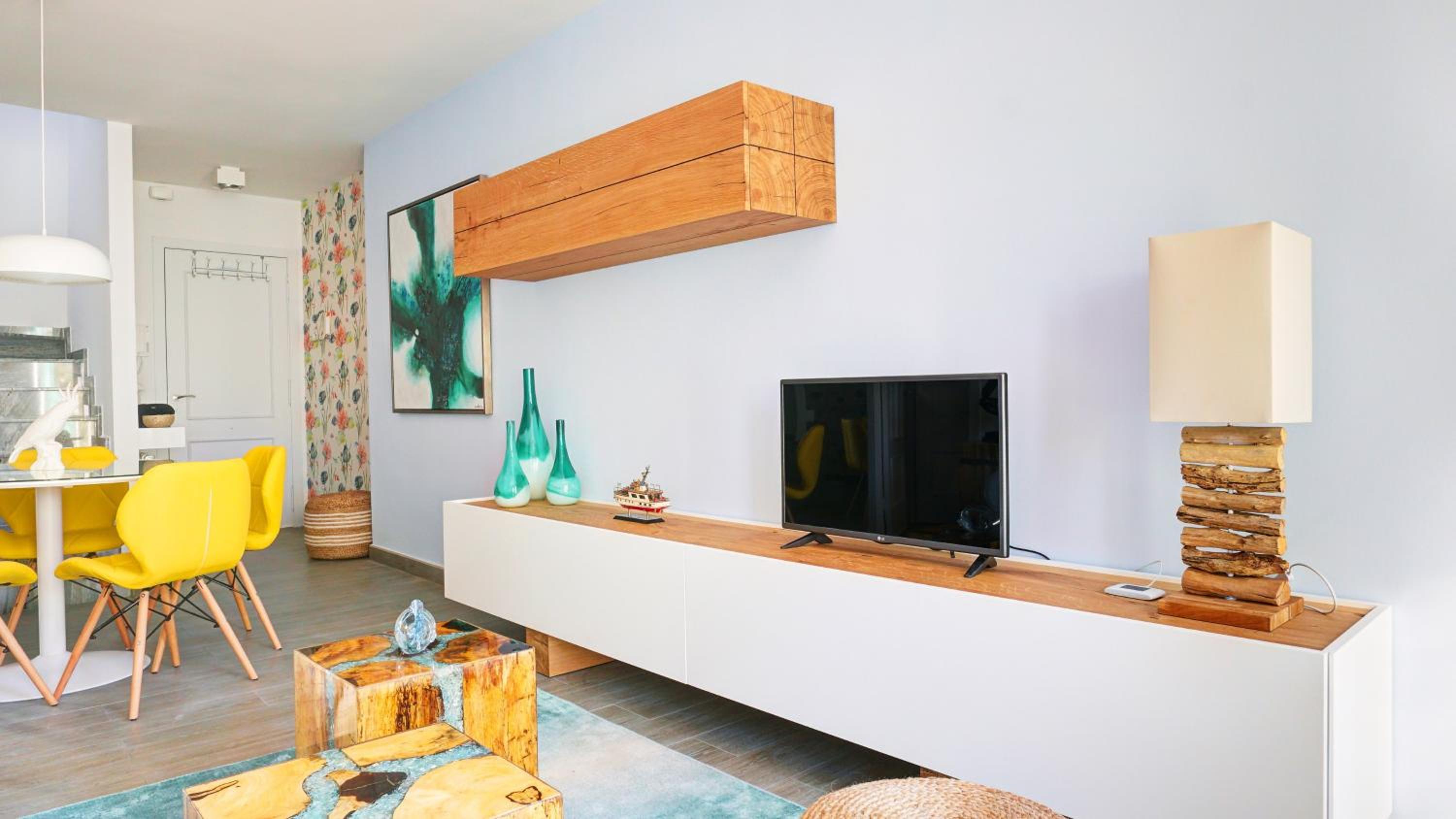 Three-Bedroom Apartment photo 2