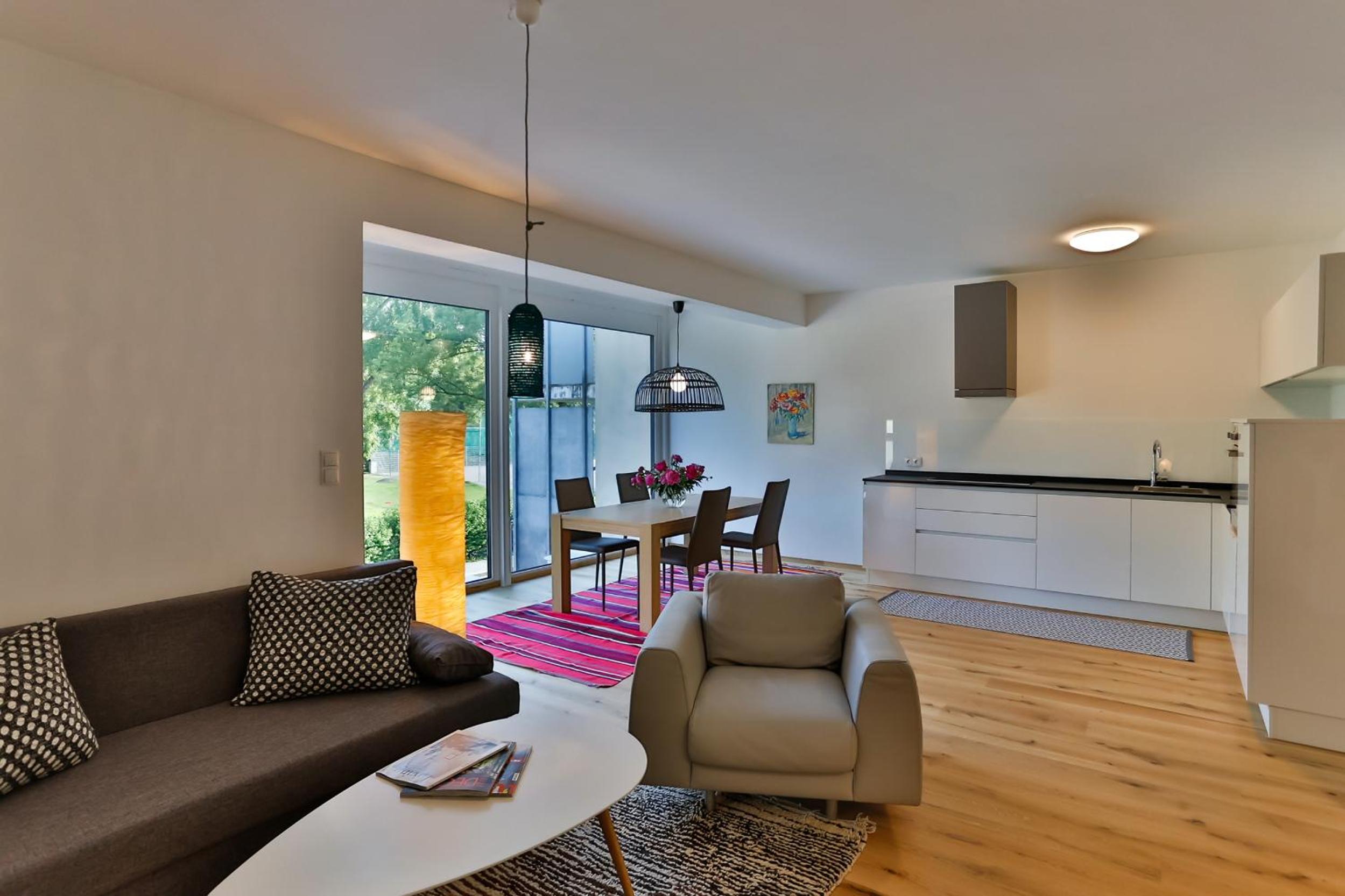 Apartment with Balcony and Air-Conditioning - 3 photo 1