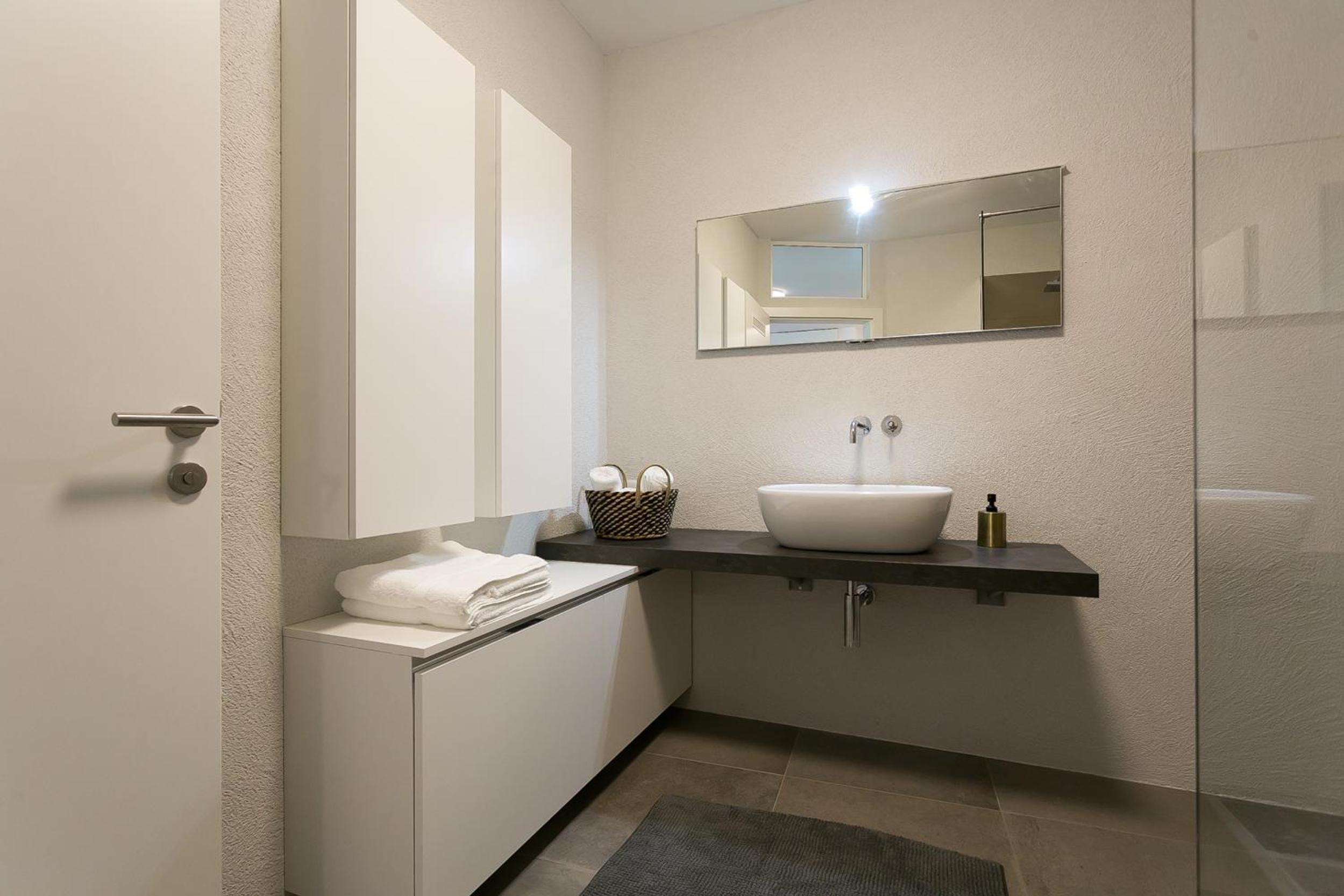 Apartment with Balcony and Air-Conditioning - 3 photo 2