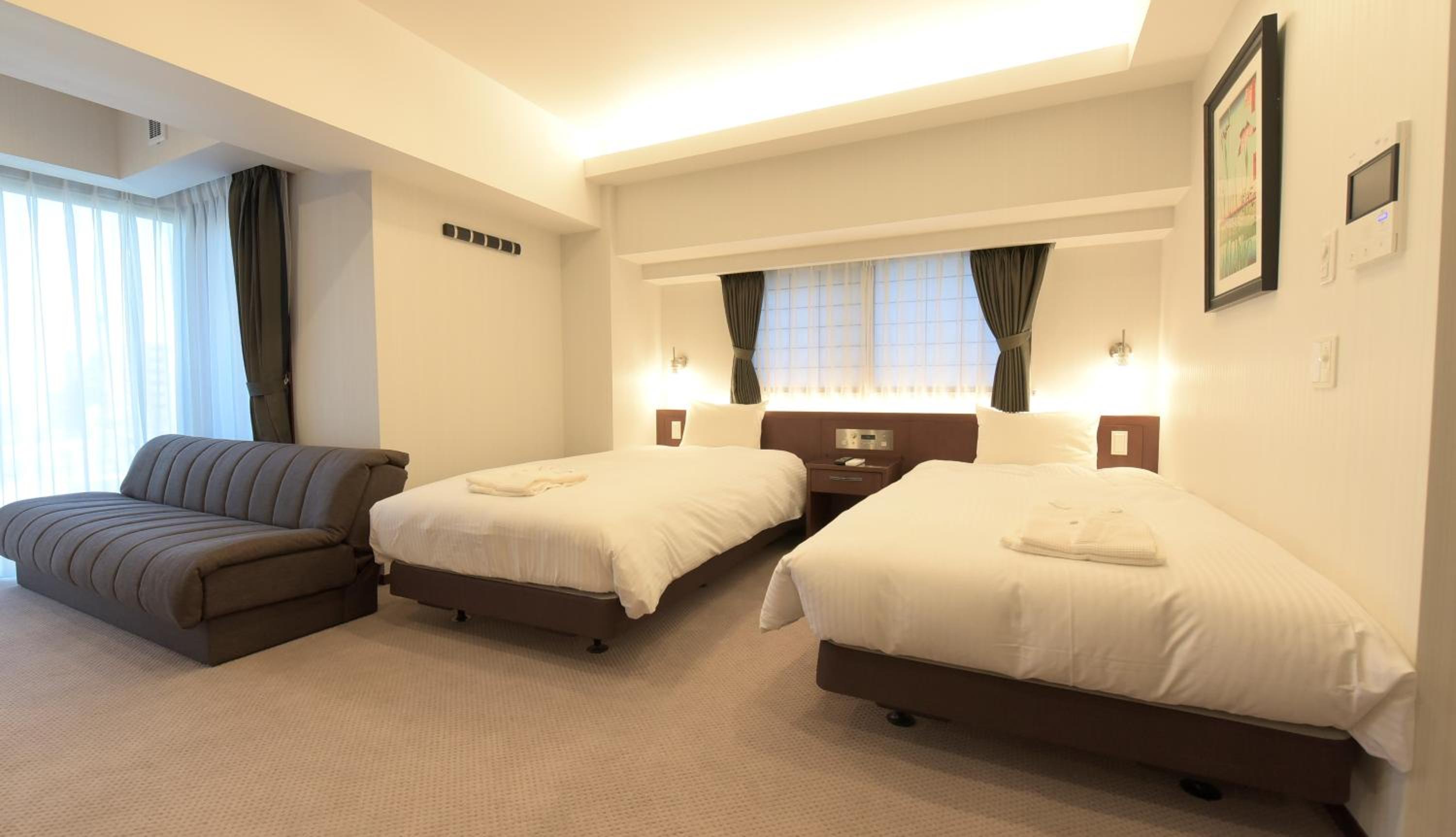 Twin Room with Private Bathroom photo 3