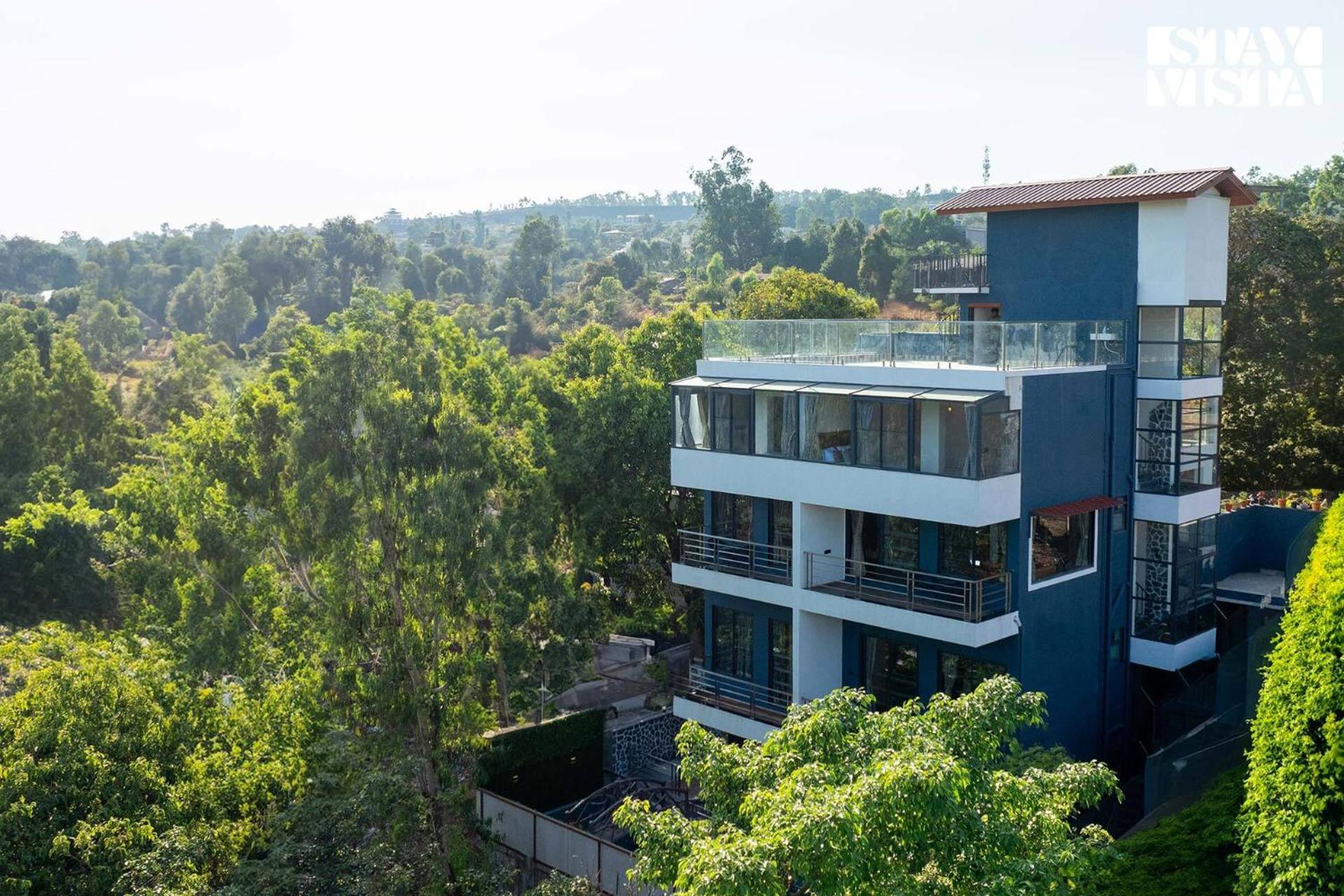Villa photo 2