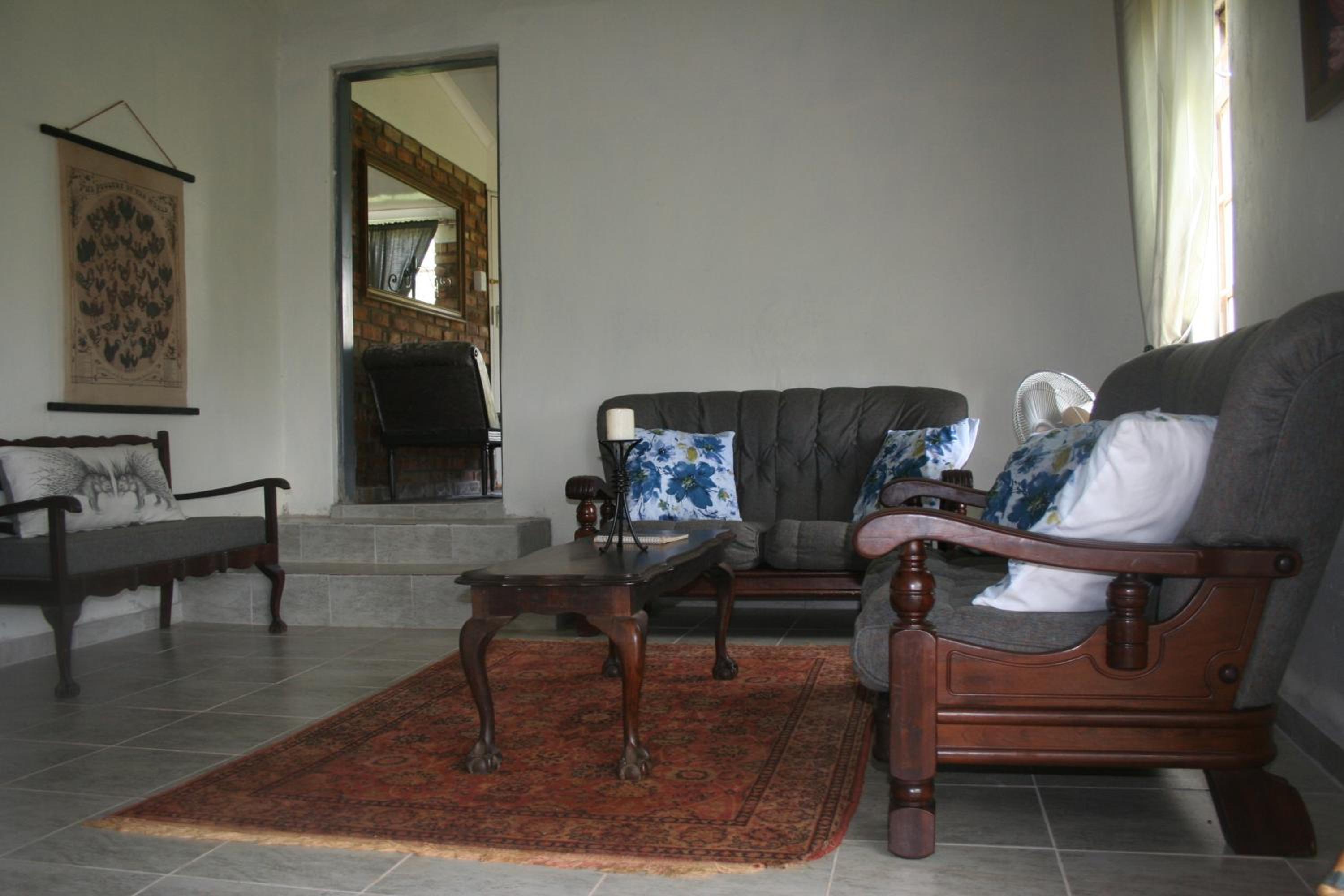 Family Room - Photo 5