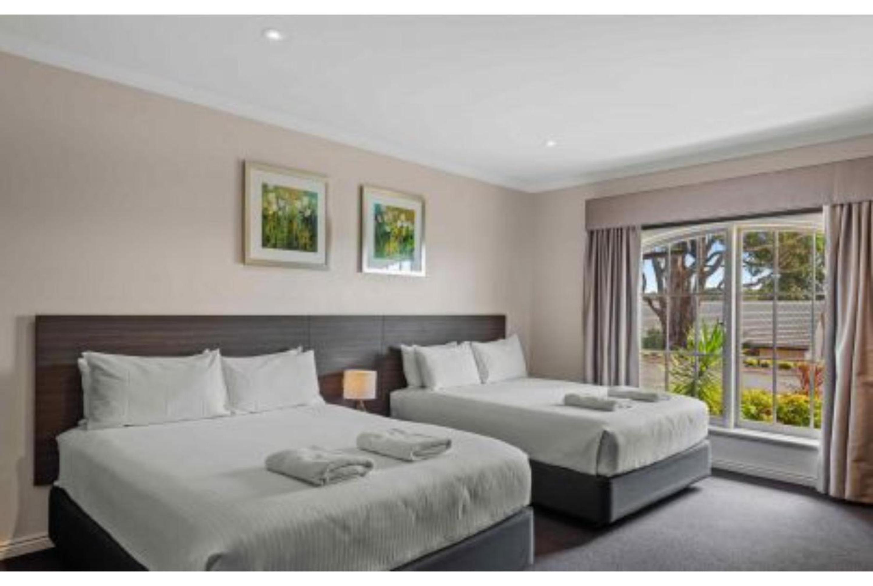 Standard Summit Room (2 Queen)