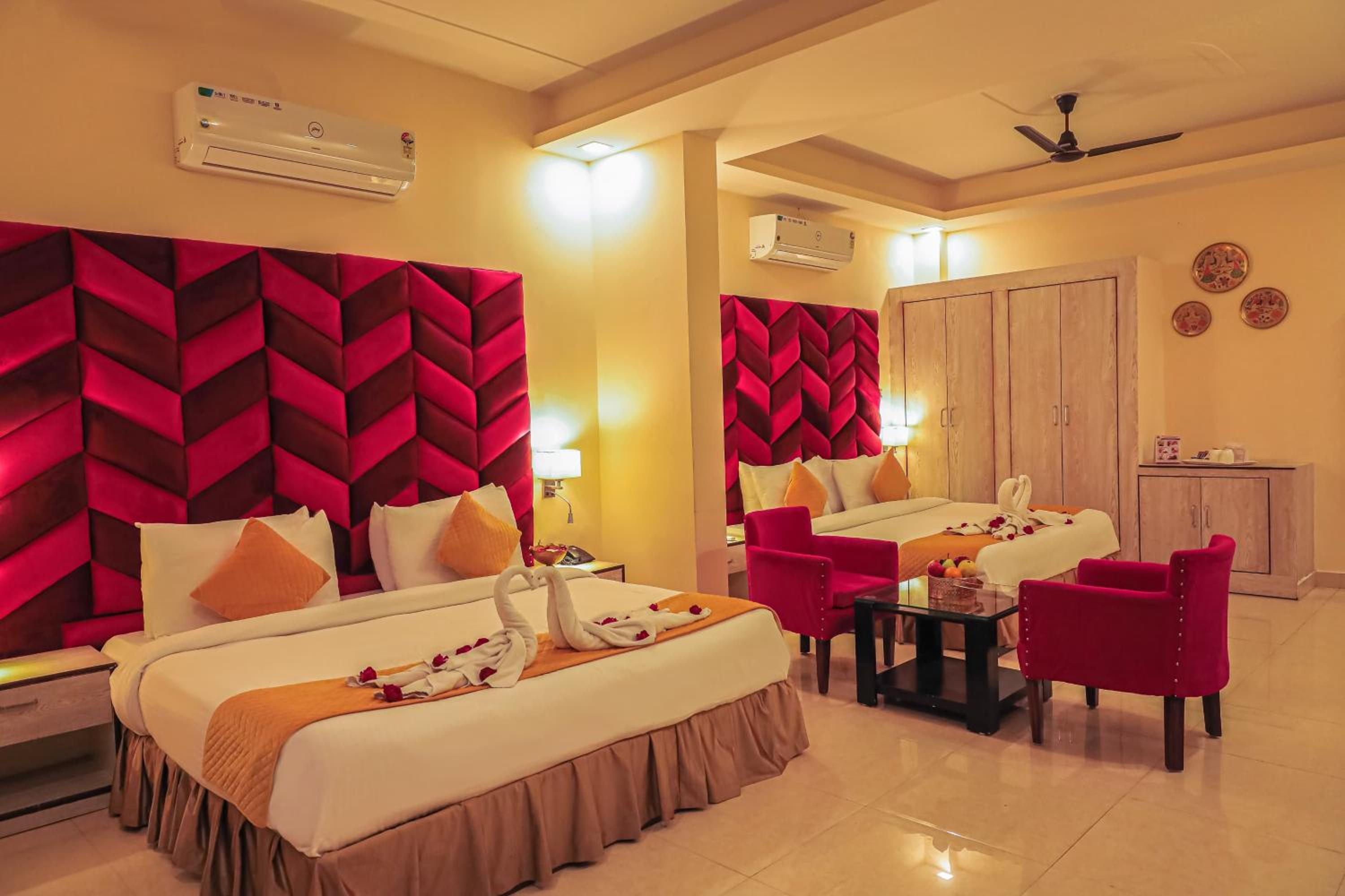 Family Suite With Ganga View