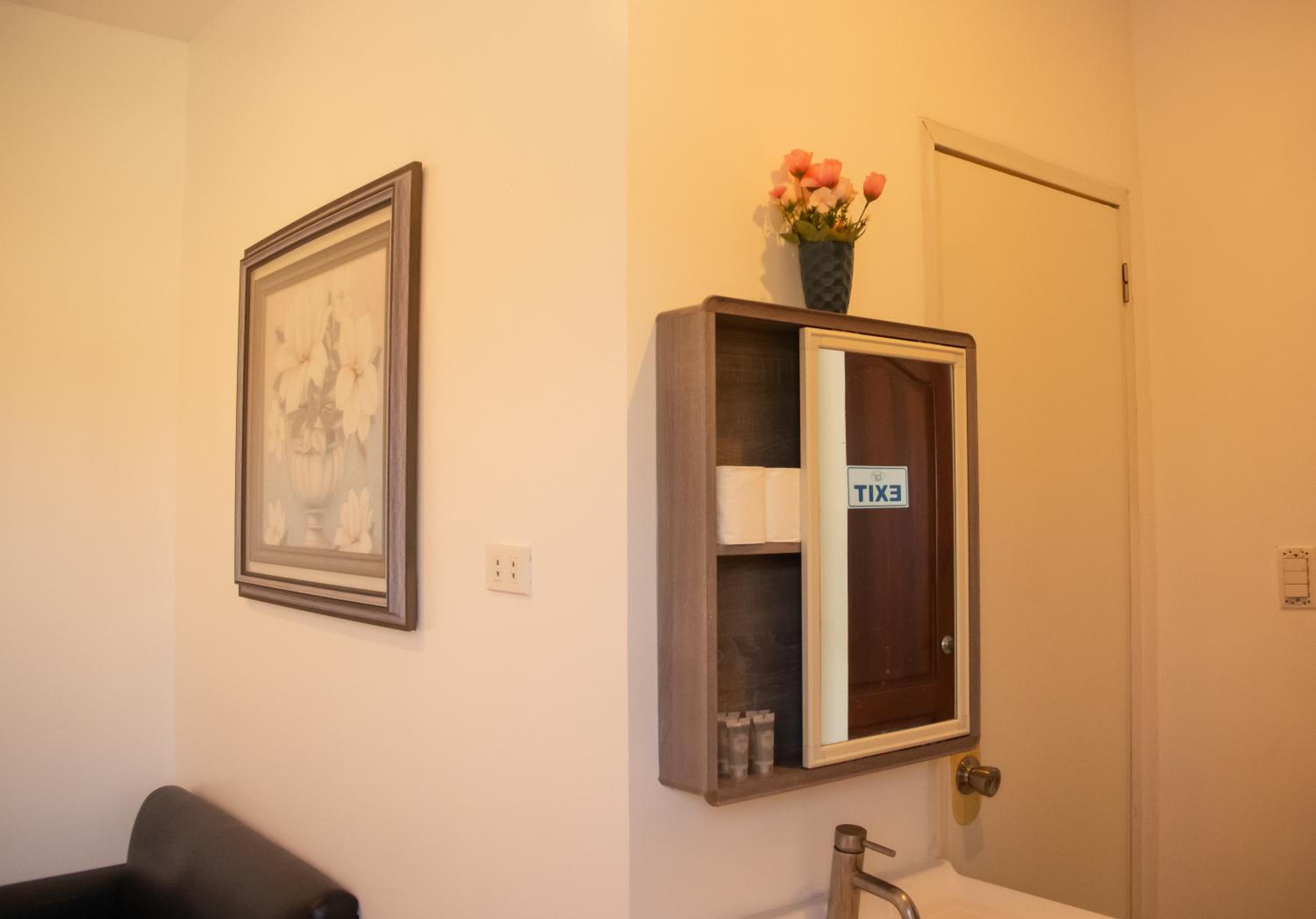 Deluxe Room - Photo 4