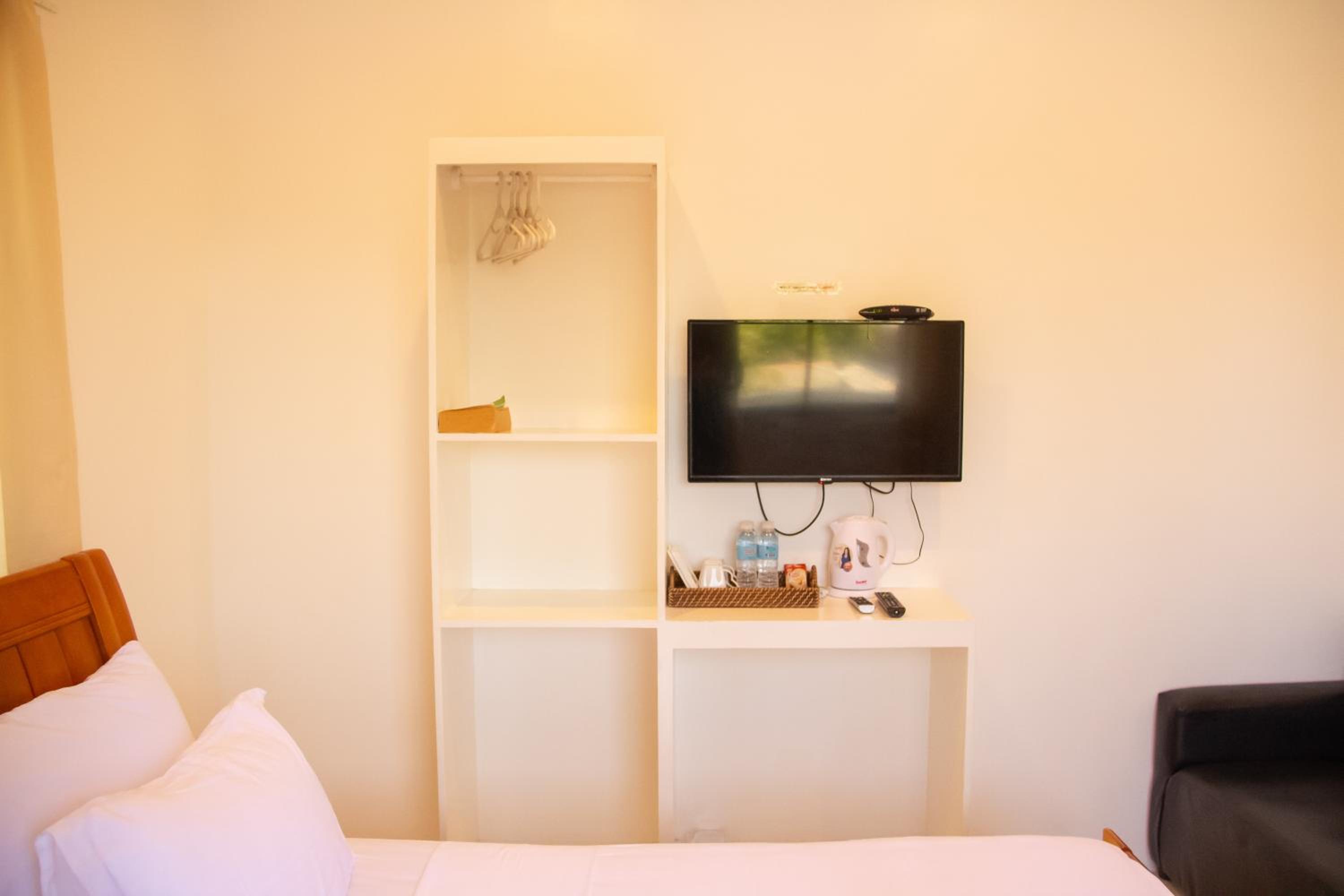 Deluxe Room - Photo 5