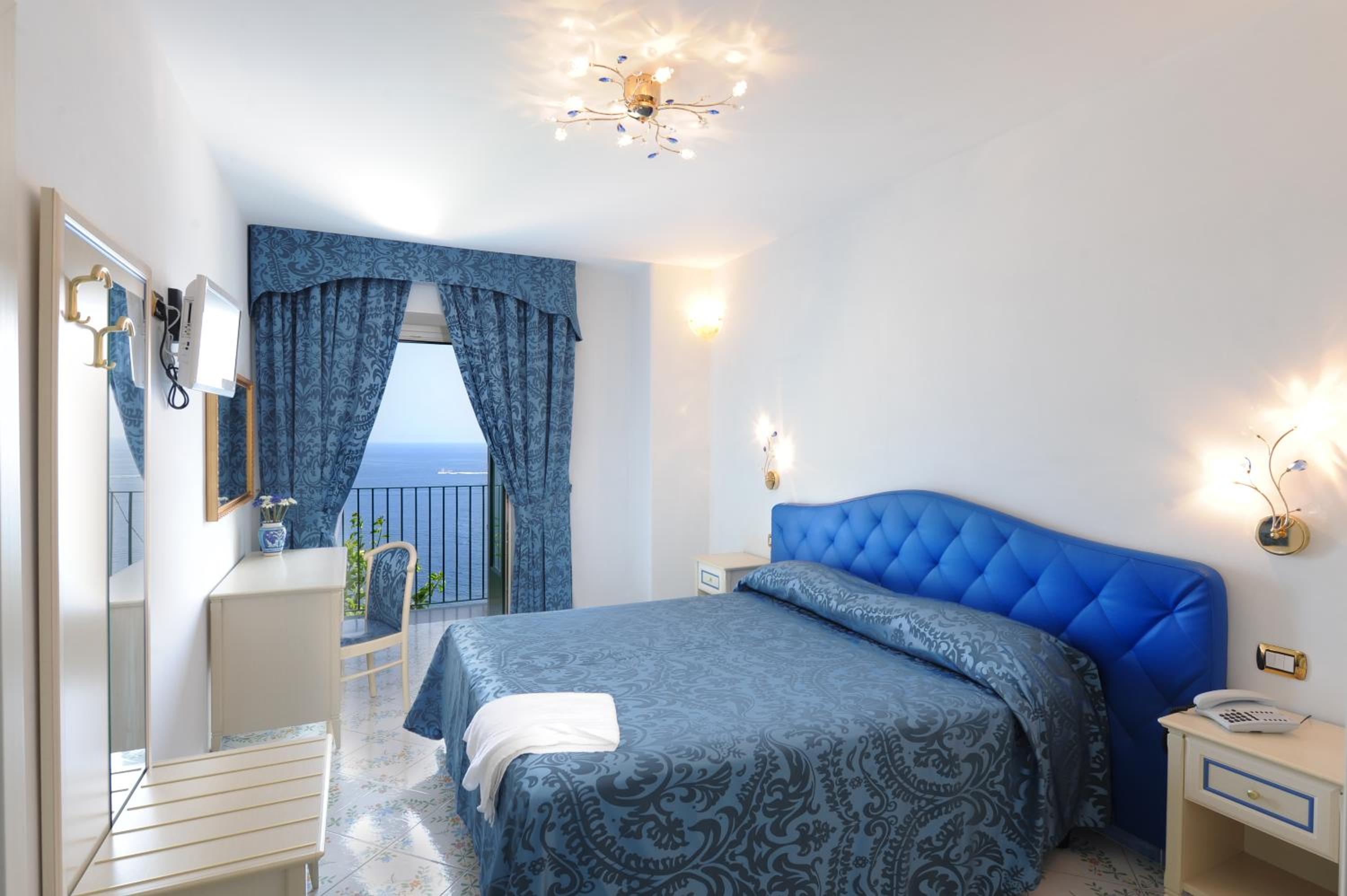 Double Room with Sea View photo 2