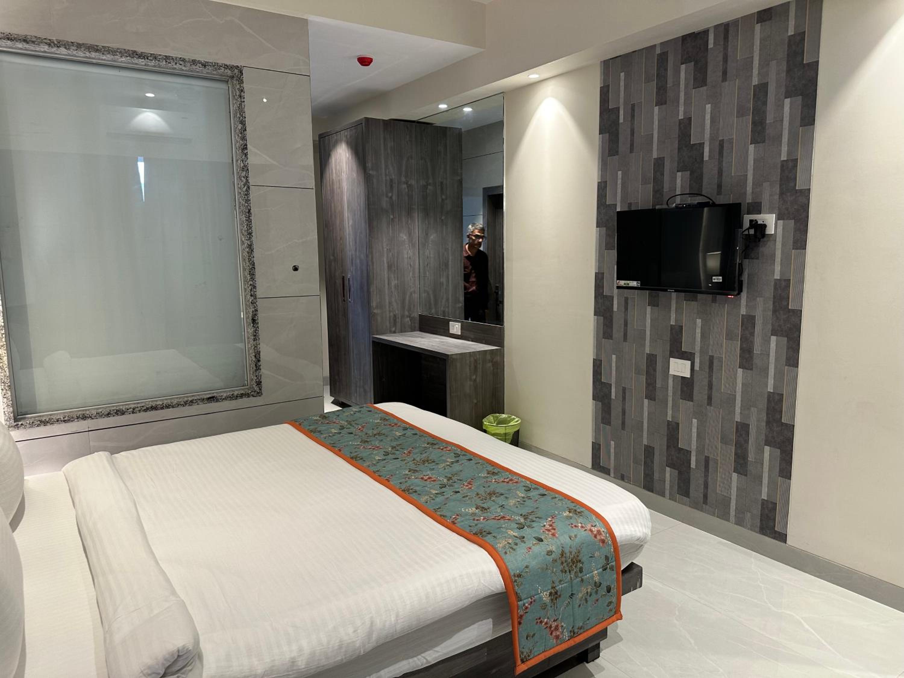Deluxe Double Room photo 2
