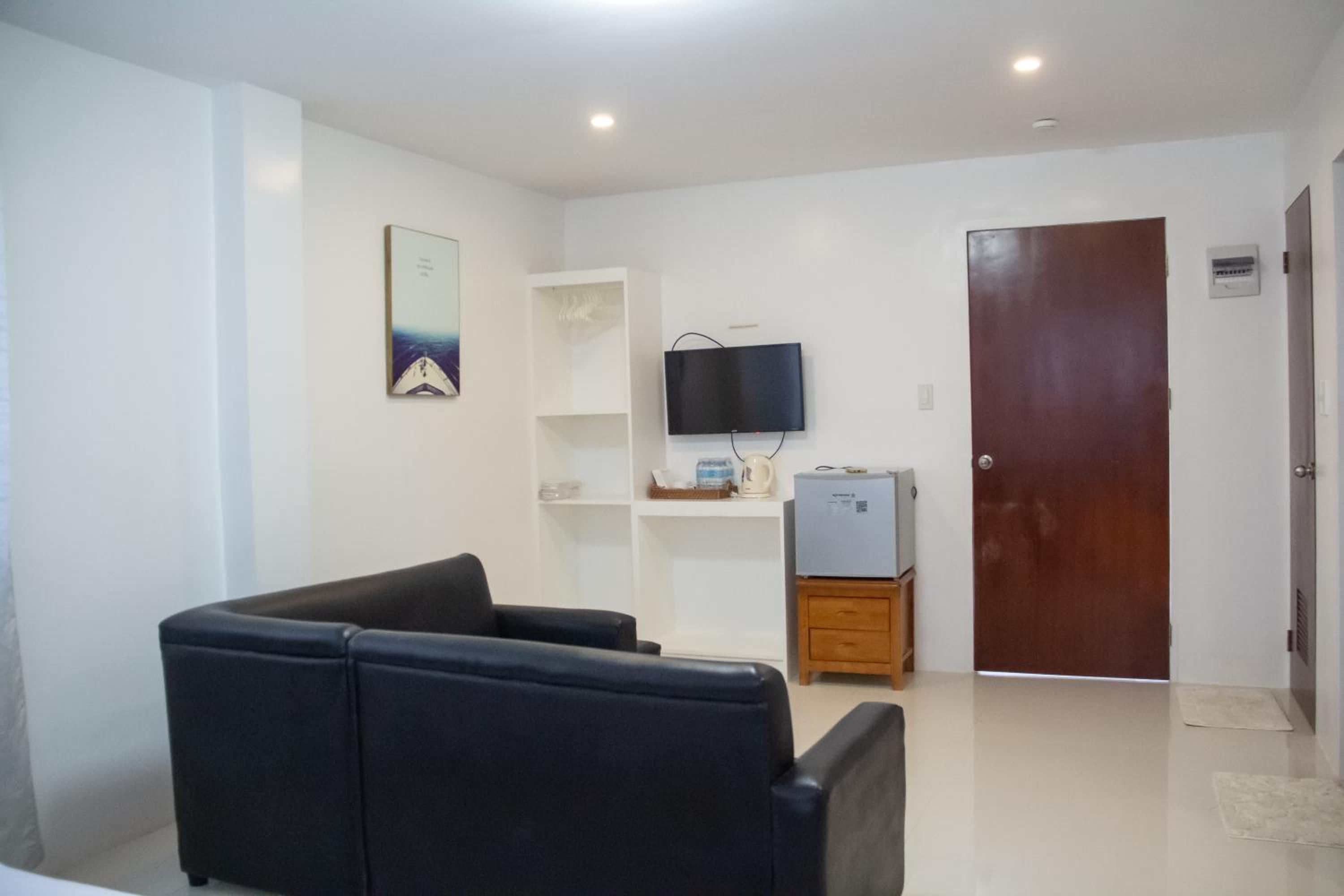 Deluxe Family Room - Photo 10