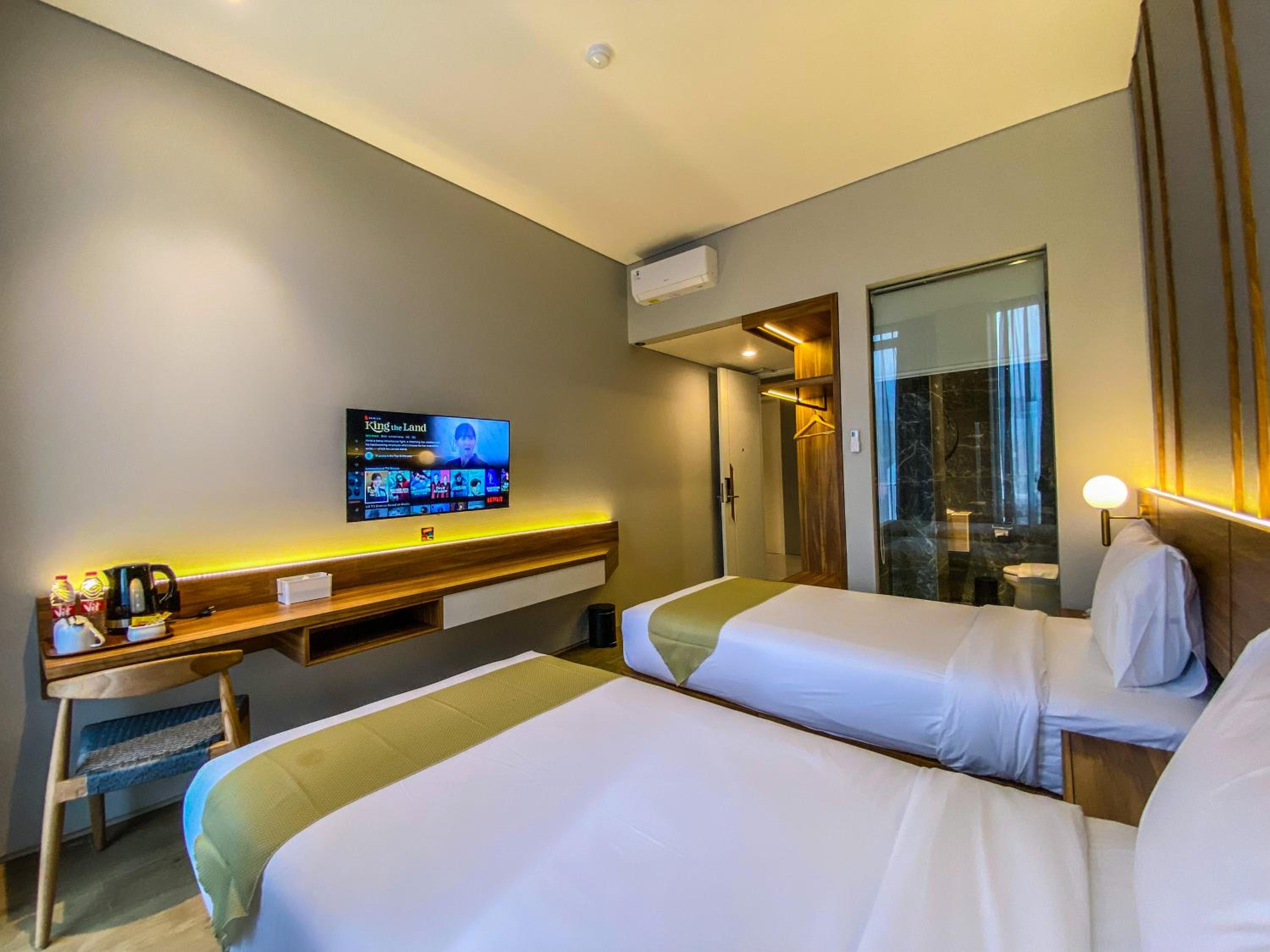 Premier Twin Room - Photo 3