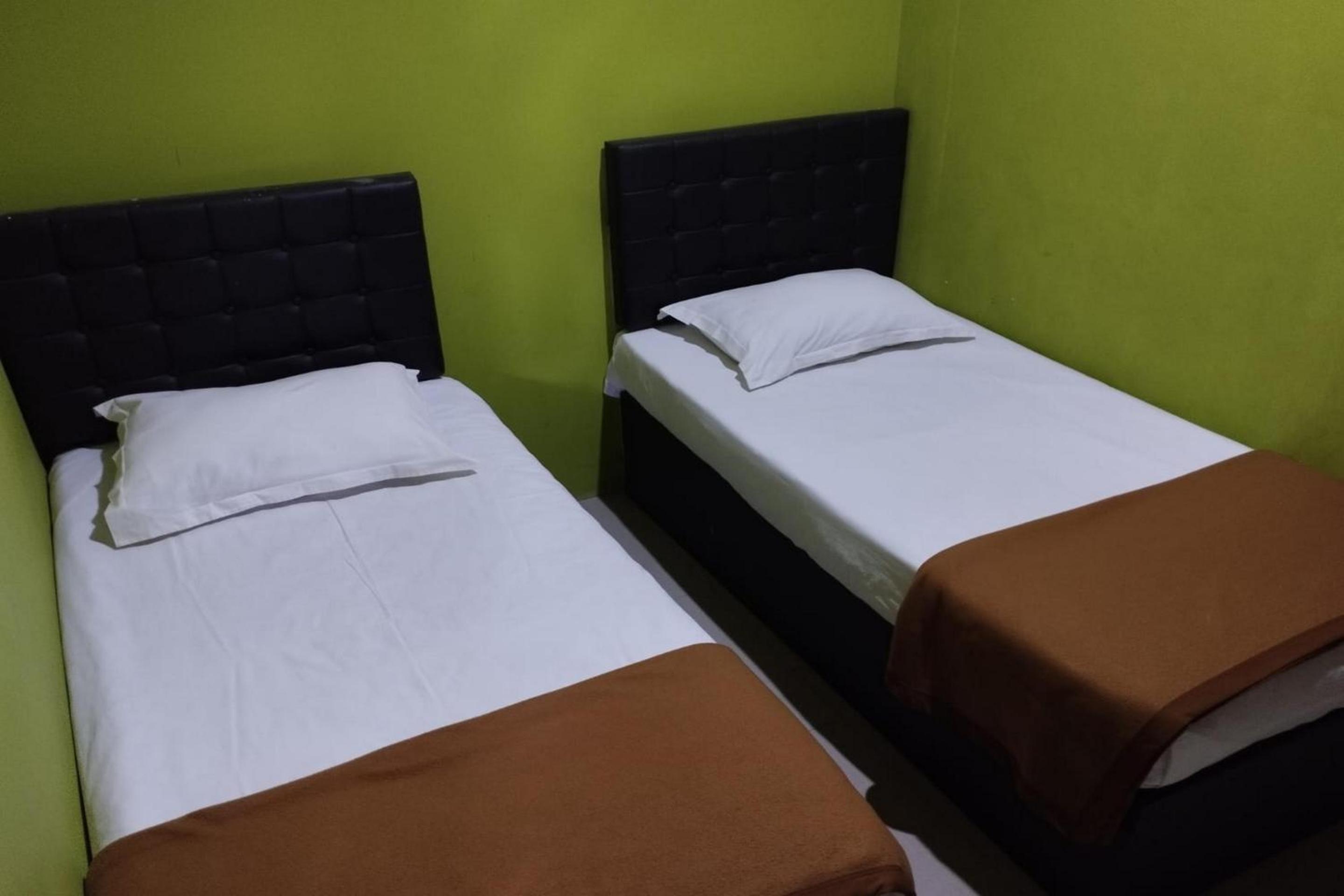 Standard Twin Room - Photo 6