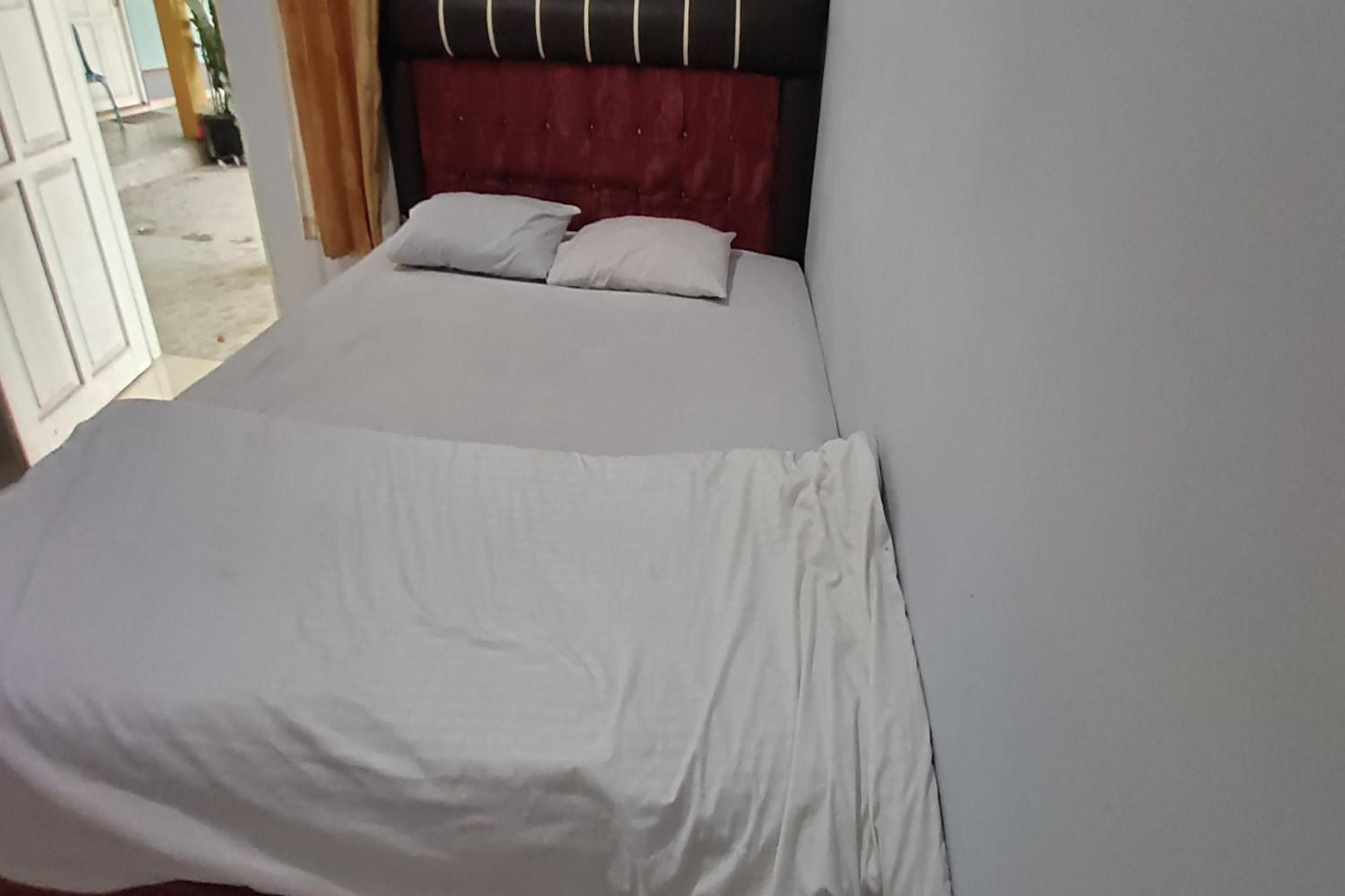 Standard Double Room - Photo 11