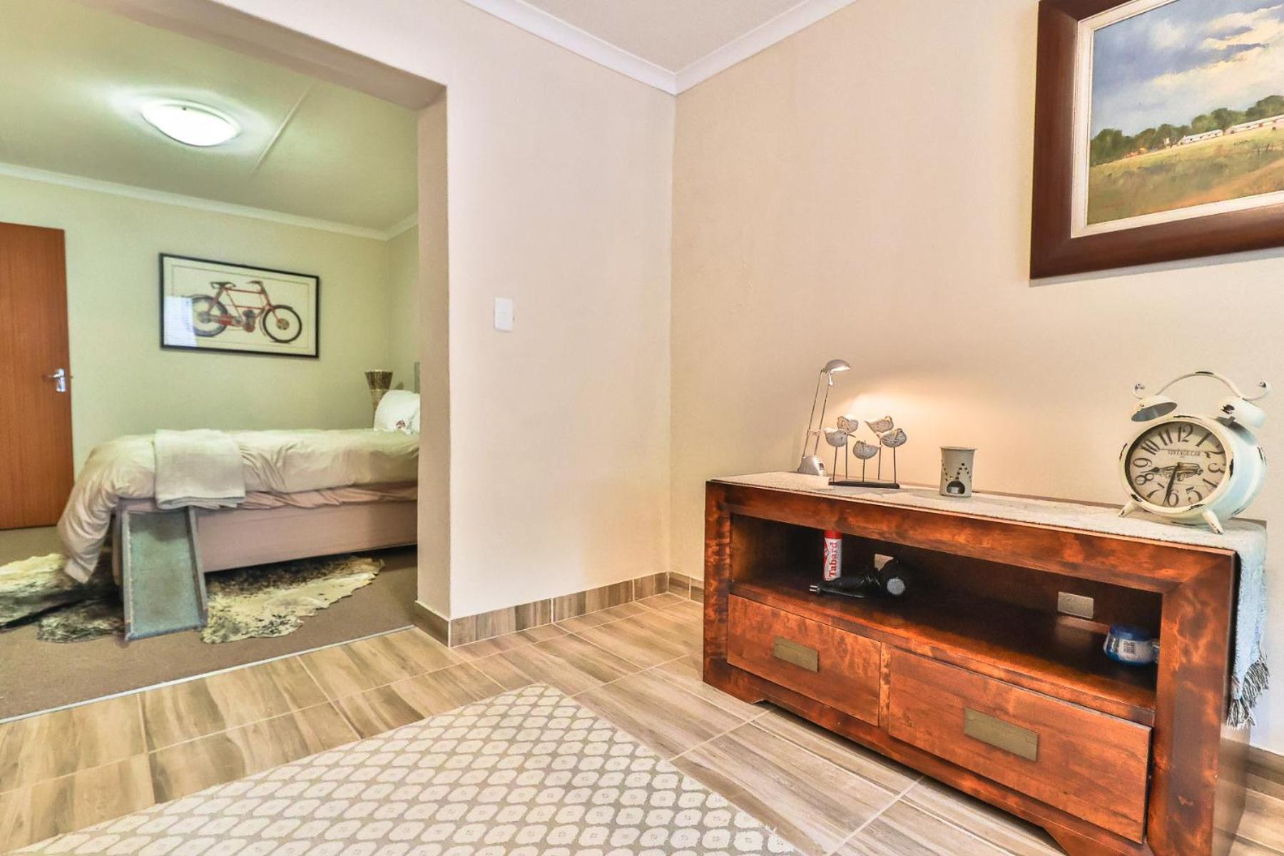 Three-Bedroom House -(pet friendly) - Photo 11