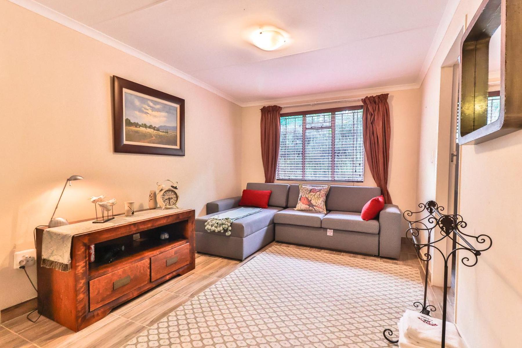 Three-Bedroom House -(pet friendly) - Photo 3