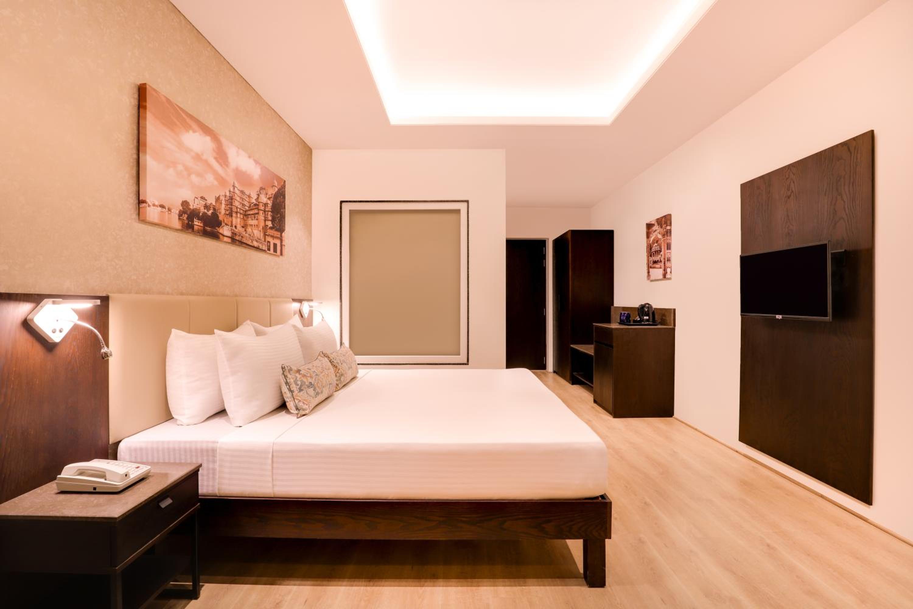 Deluxe Room - Photo 7