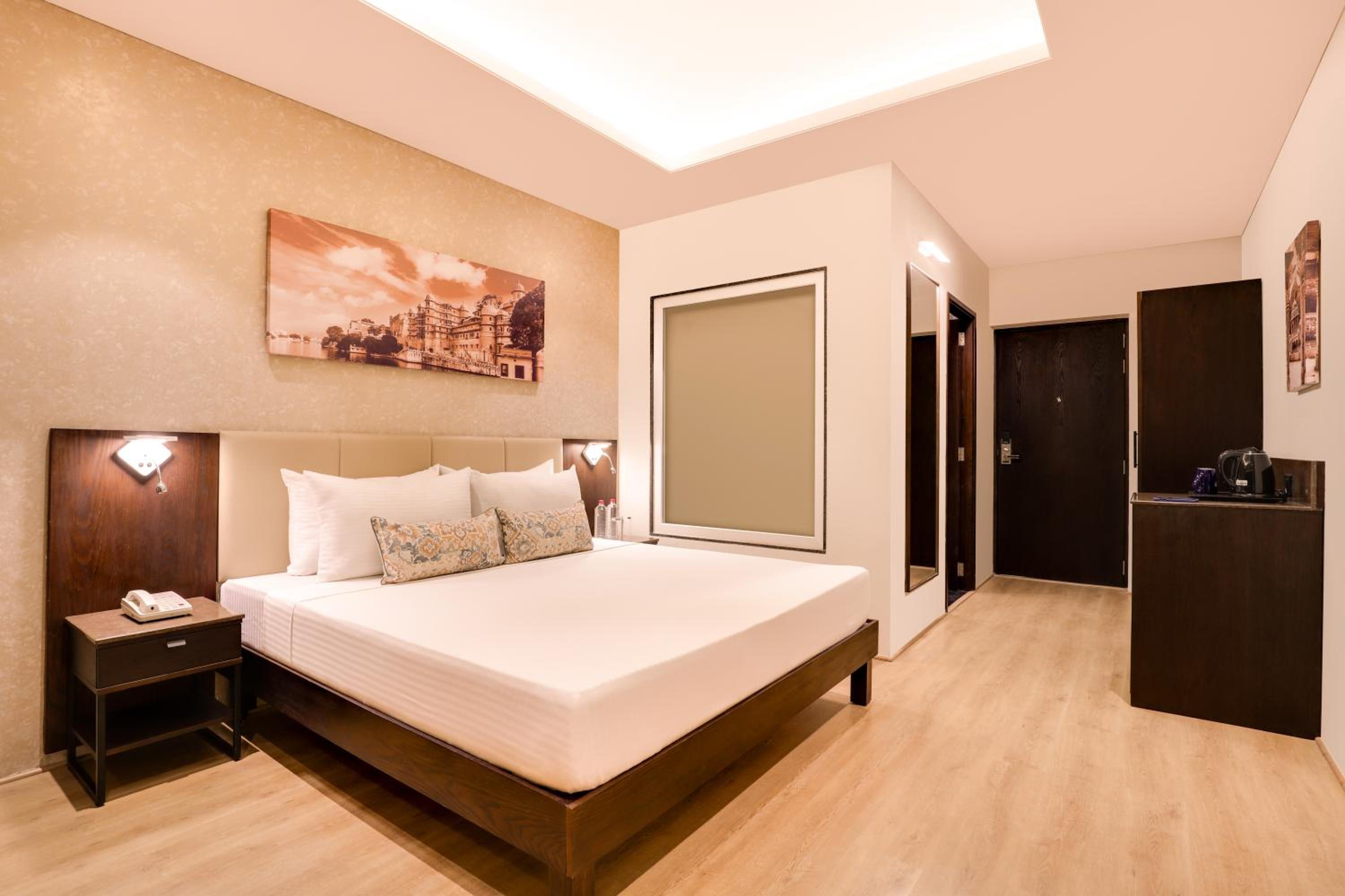 Deluxe Room - Photo 6