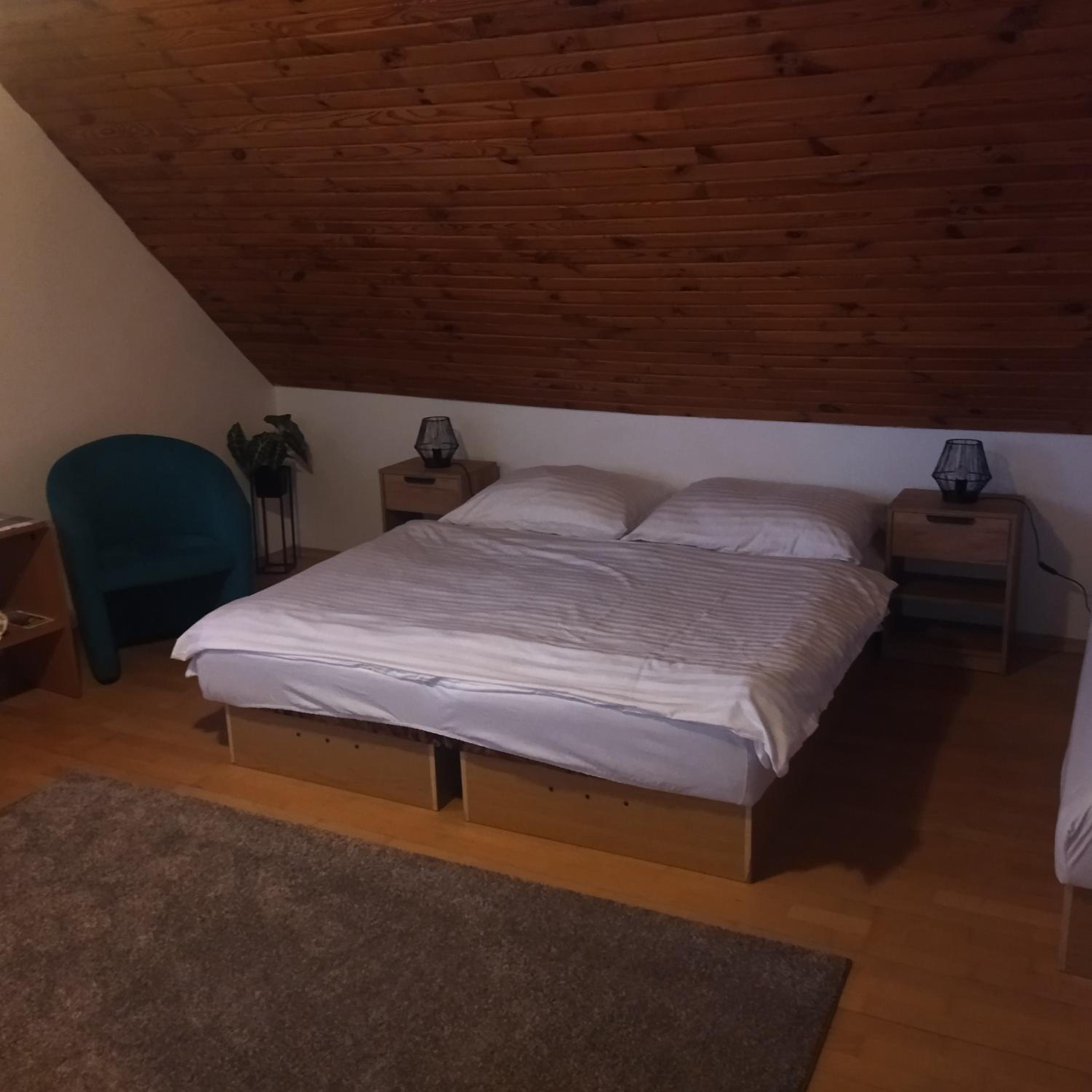 Quadruple Room with Private Bathroom photo 1