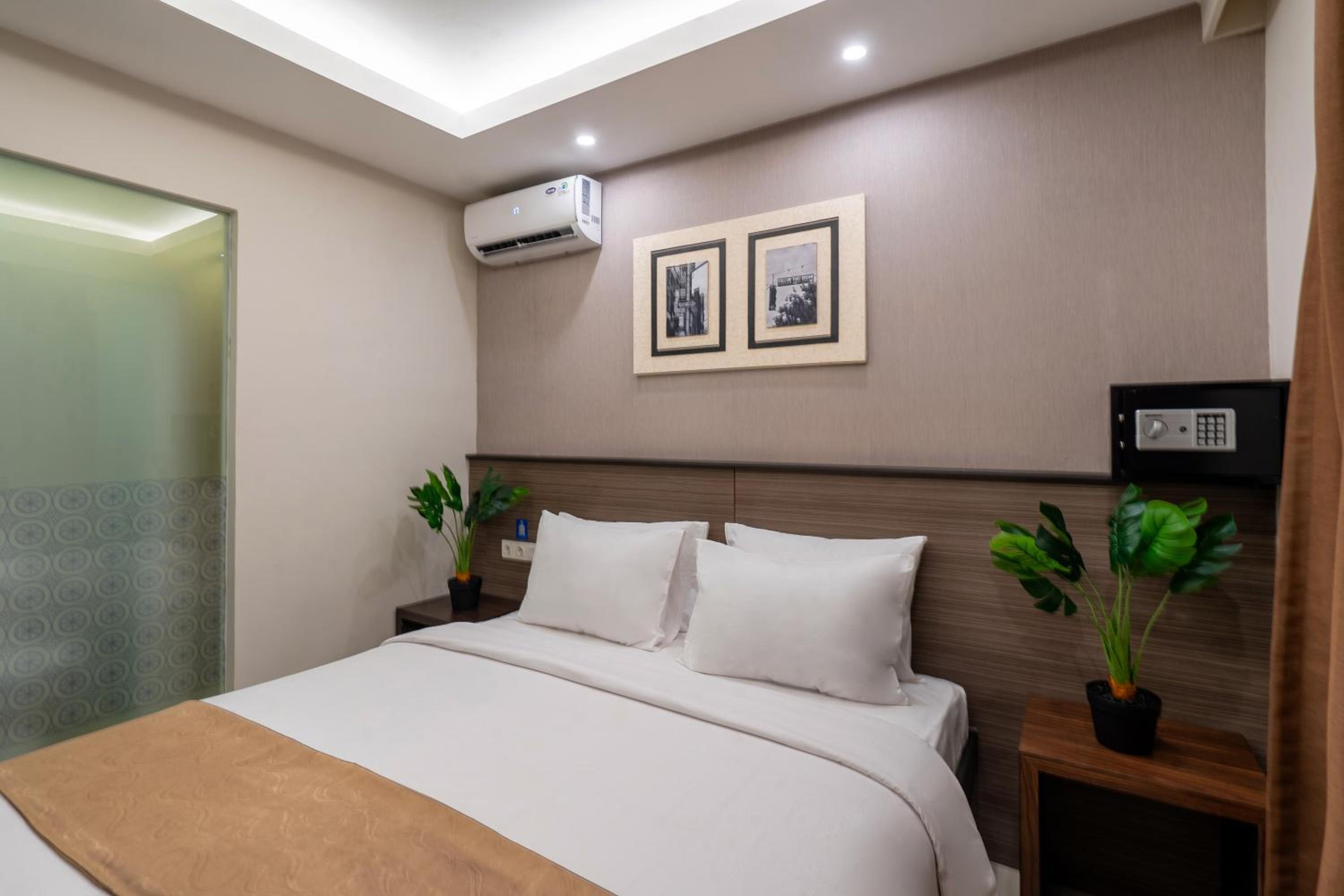 Standard Double or Twin Room - Photo 6