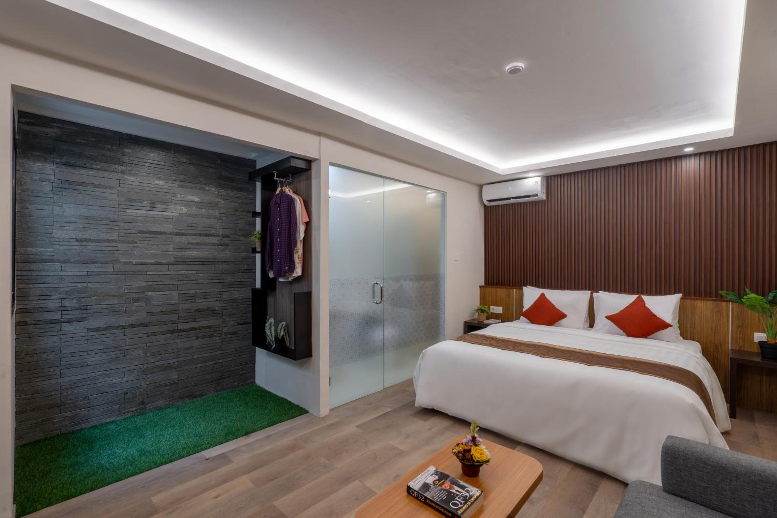 Family Room - Photo 14