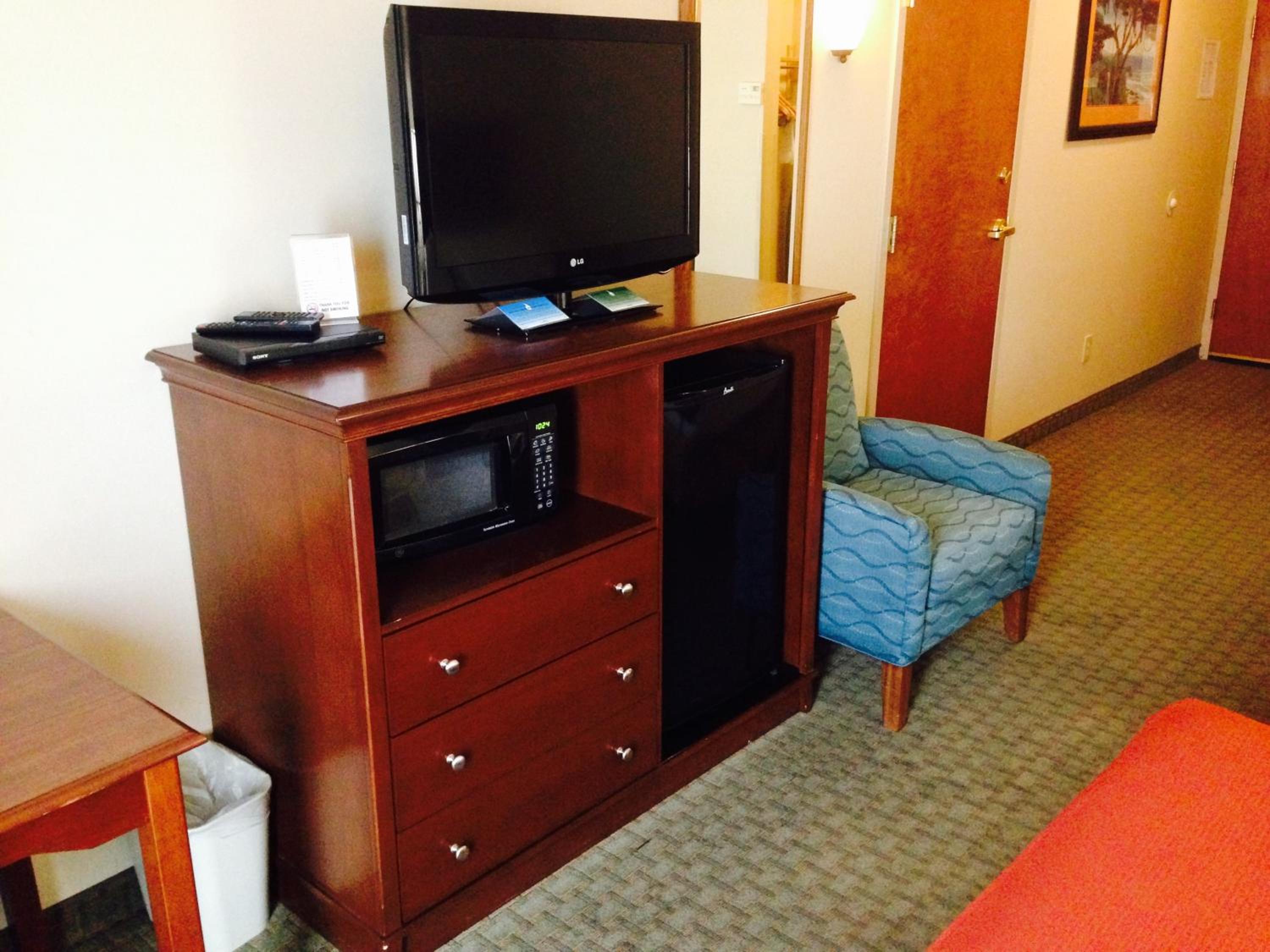 King Room with Sofa Bed - Photo 4