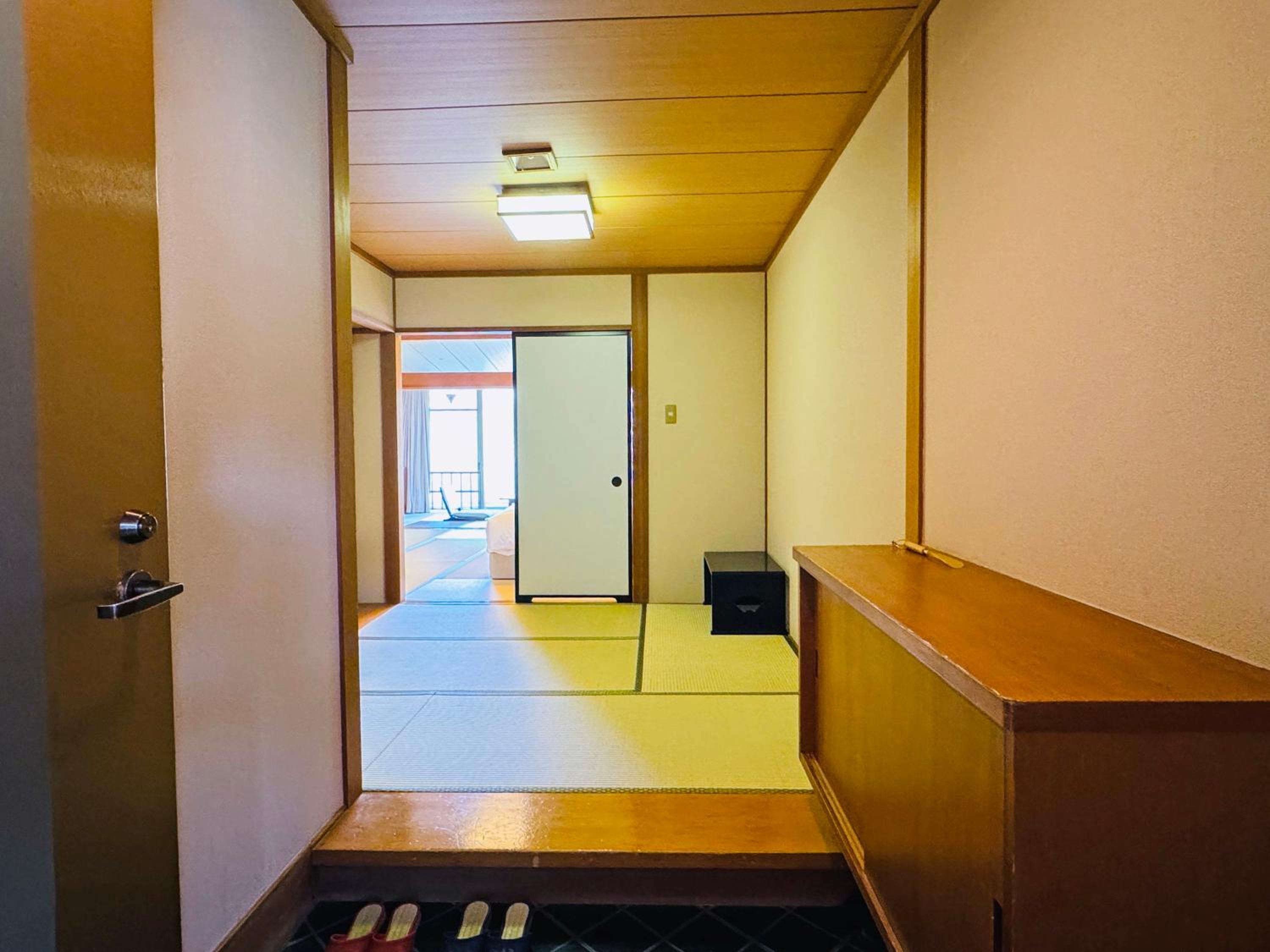 Japanese Style Room with Mt. Fuji & Lake View thumbnail 5