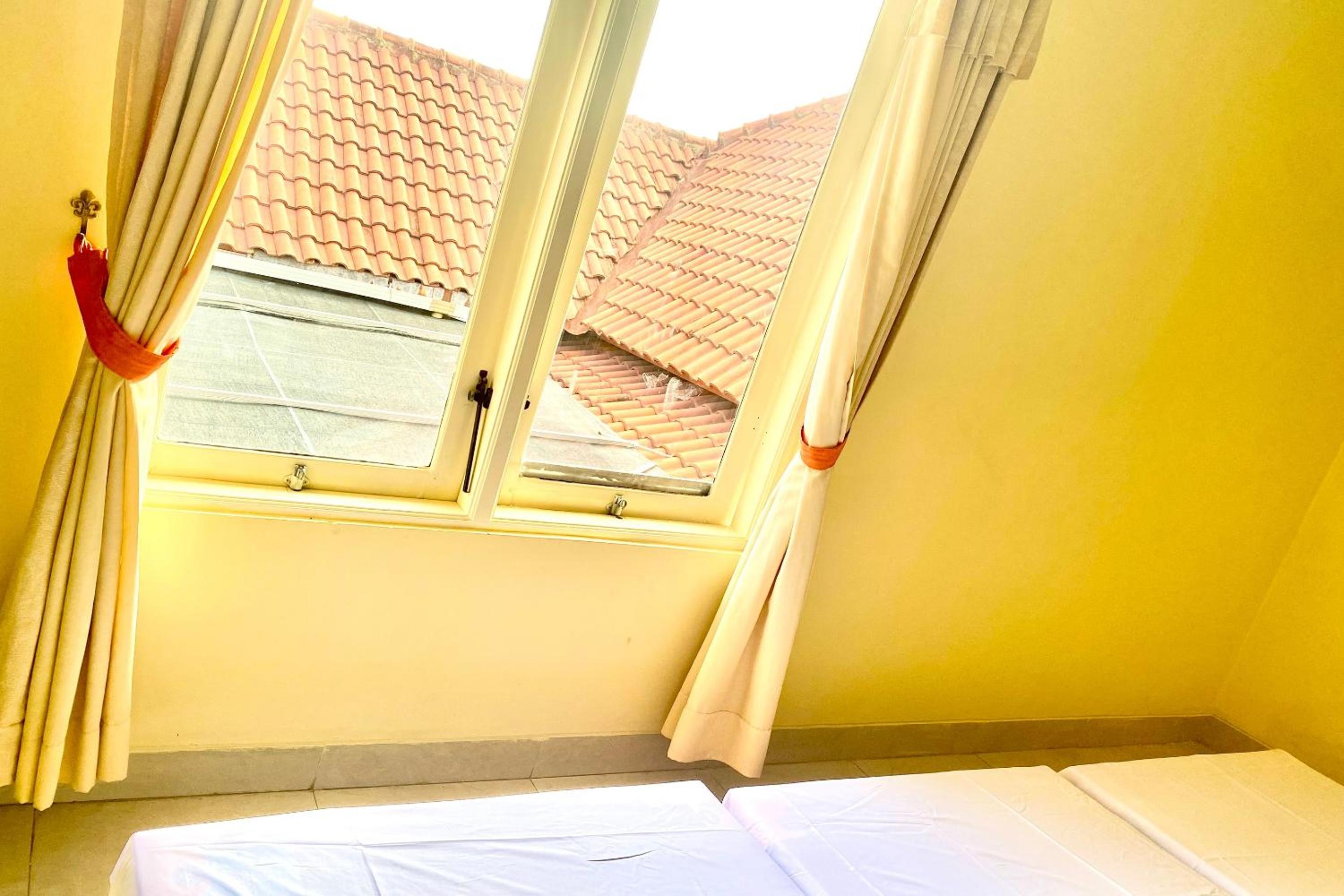 Small Single Room photo 2