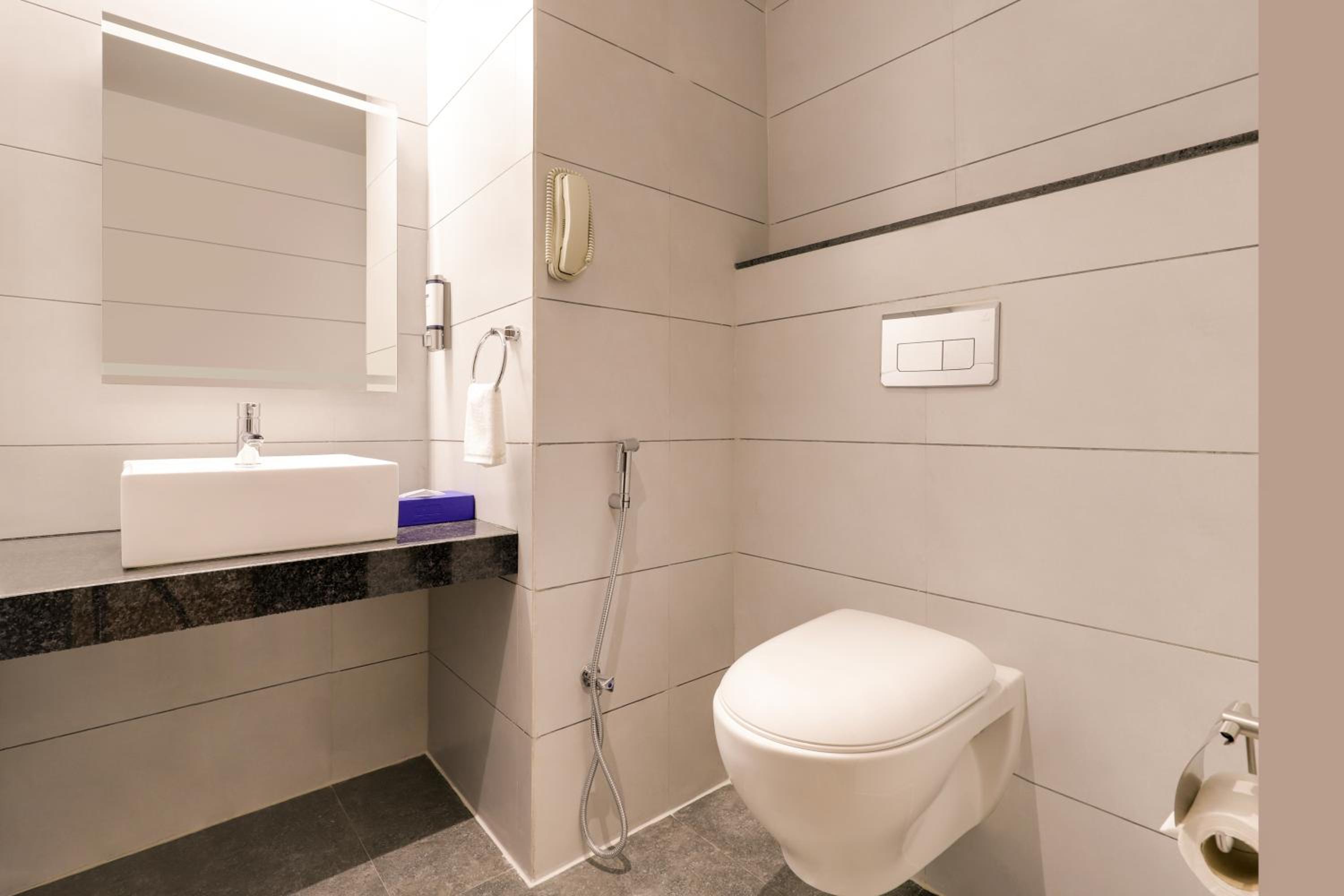 Standard Suite - Photo 3