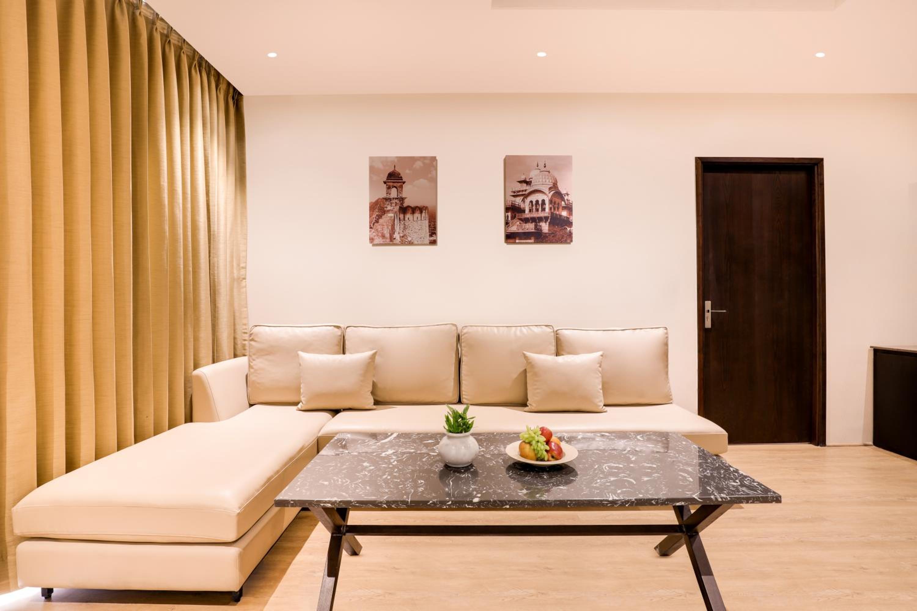 Standard Suite - Photo 10
