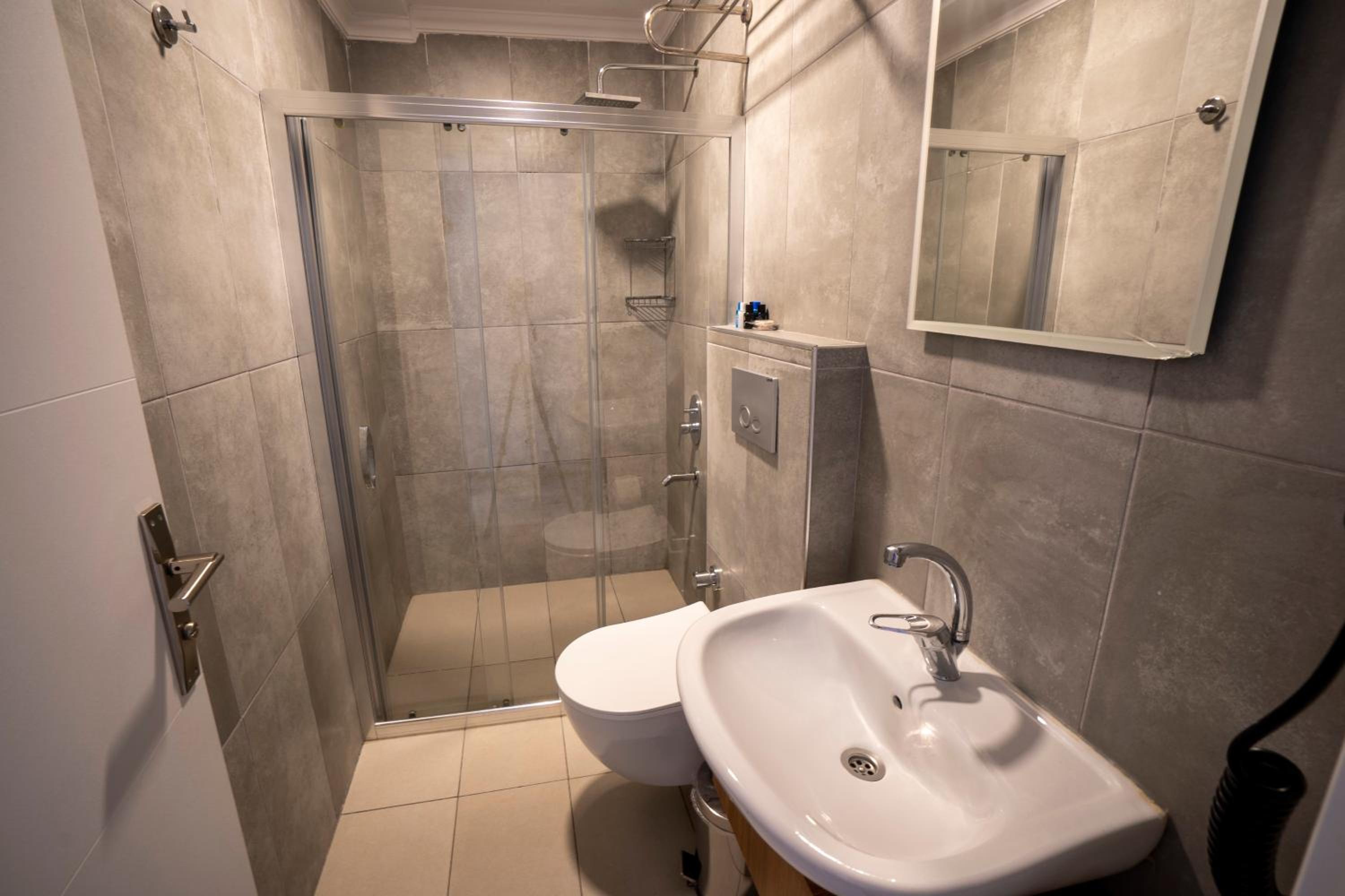 Quadruple Room with Balcony photo 2