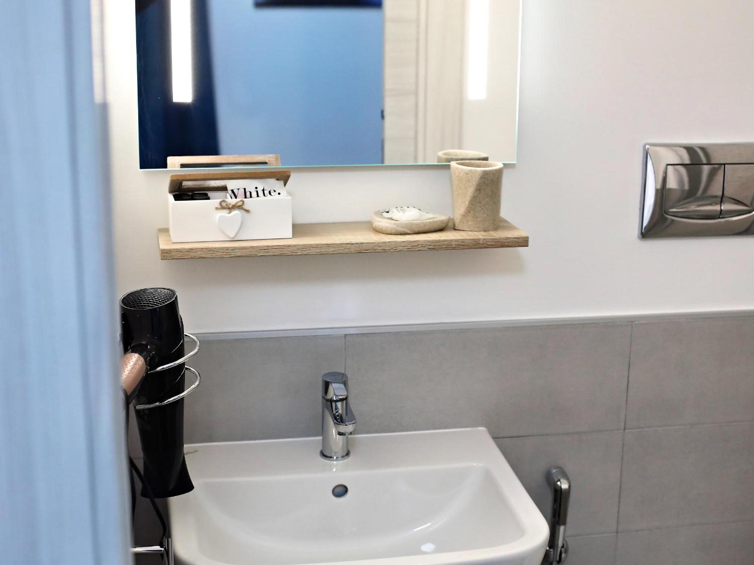Double Room with Private Bathroom photo 3