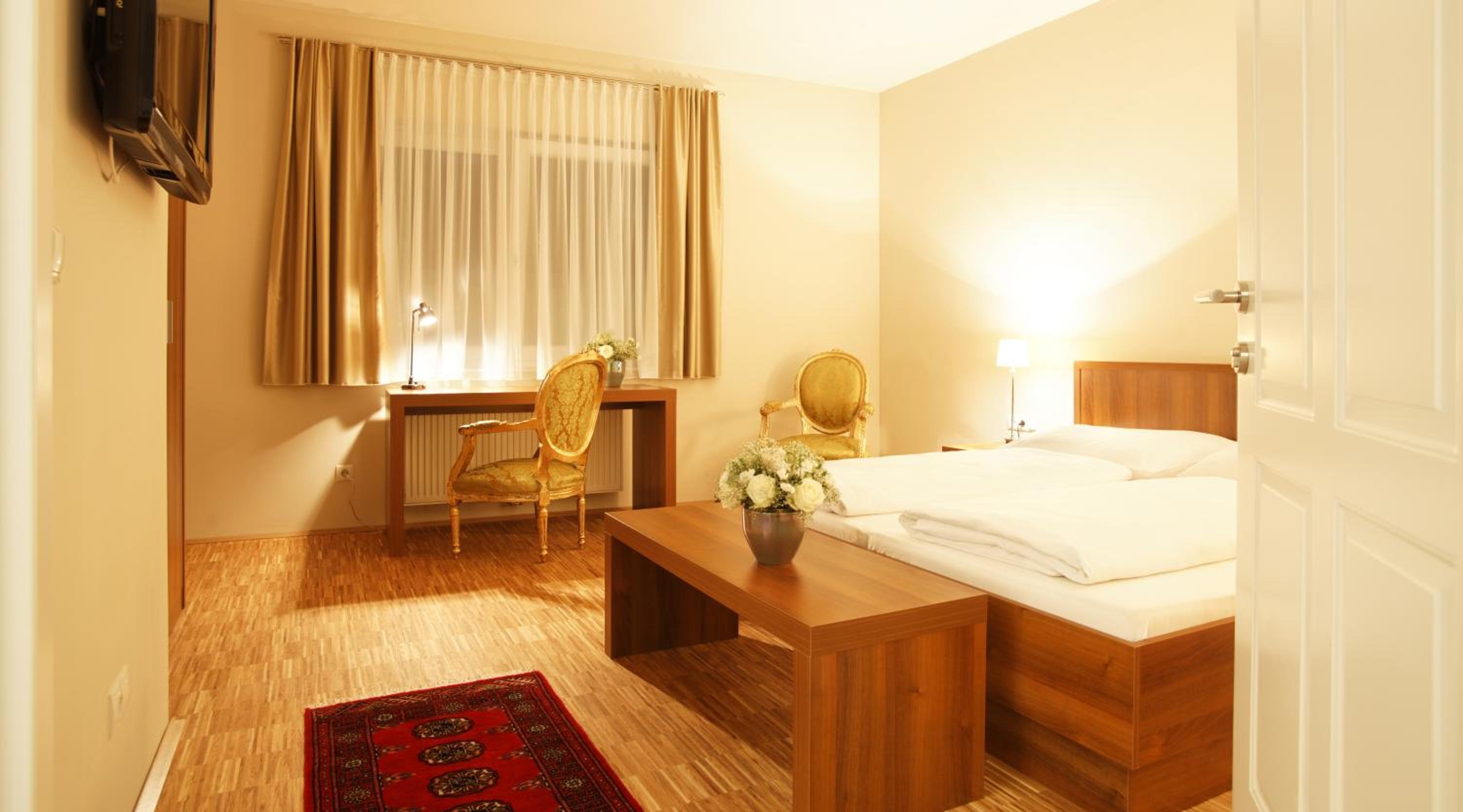 Double Room - Photo 3