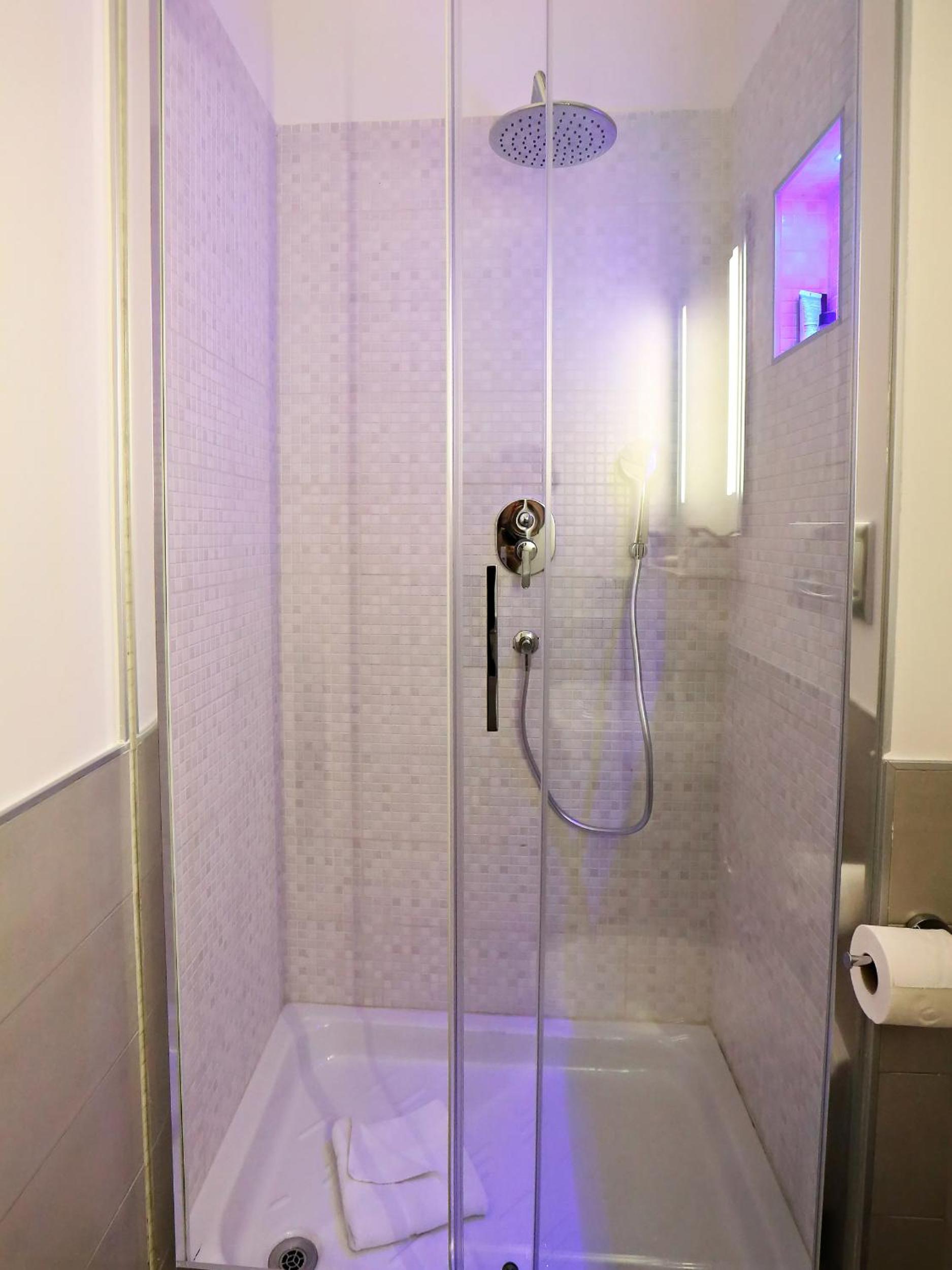 Quadruple Room with Shower photo 2