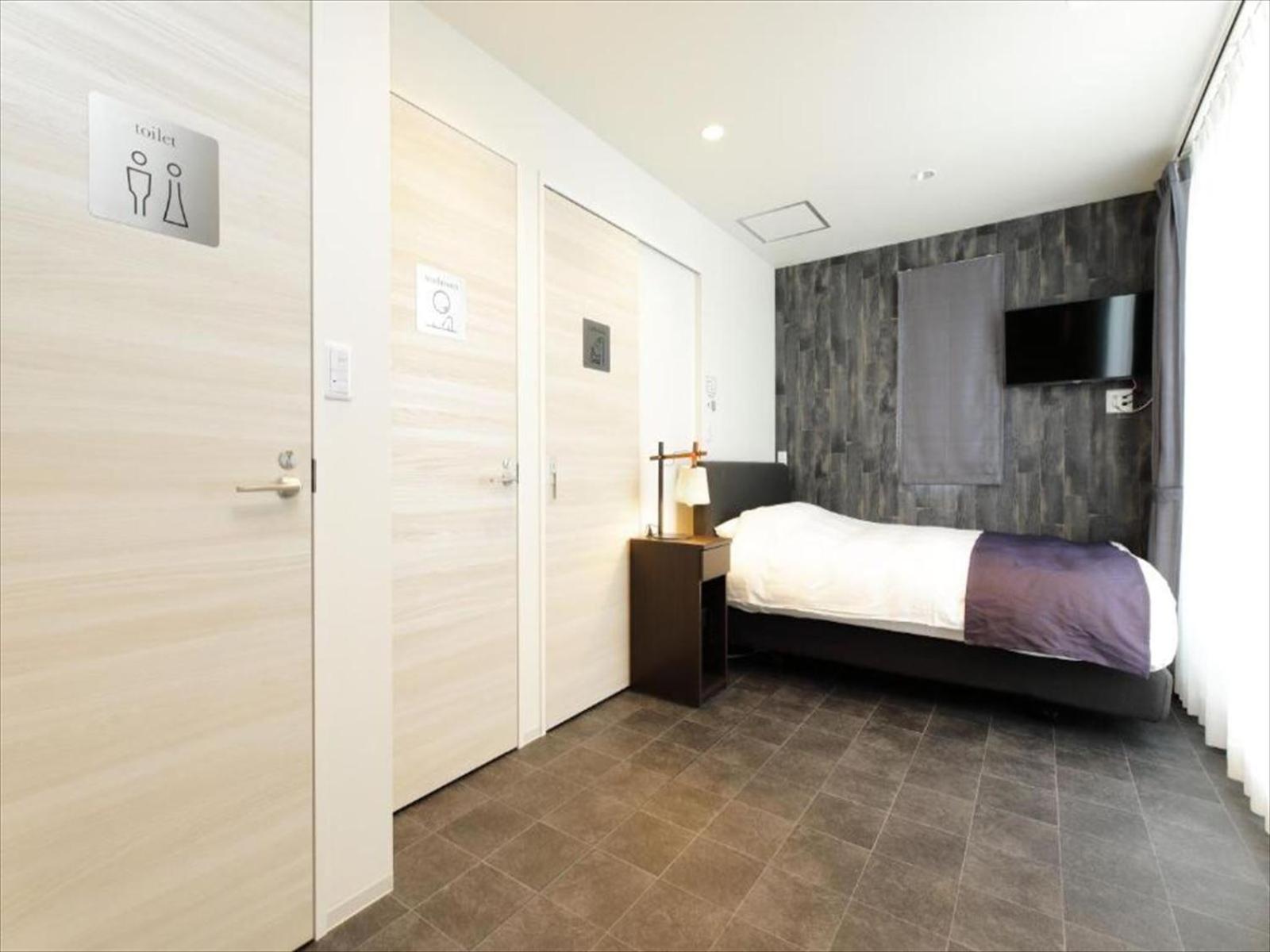 Quadruple Room with Private Bathroom photo 3