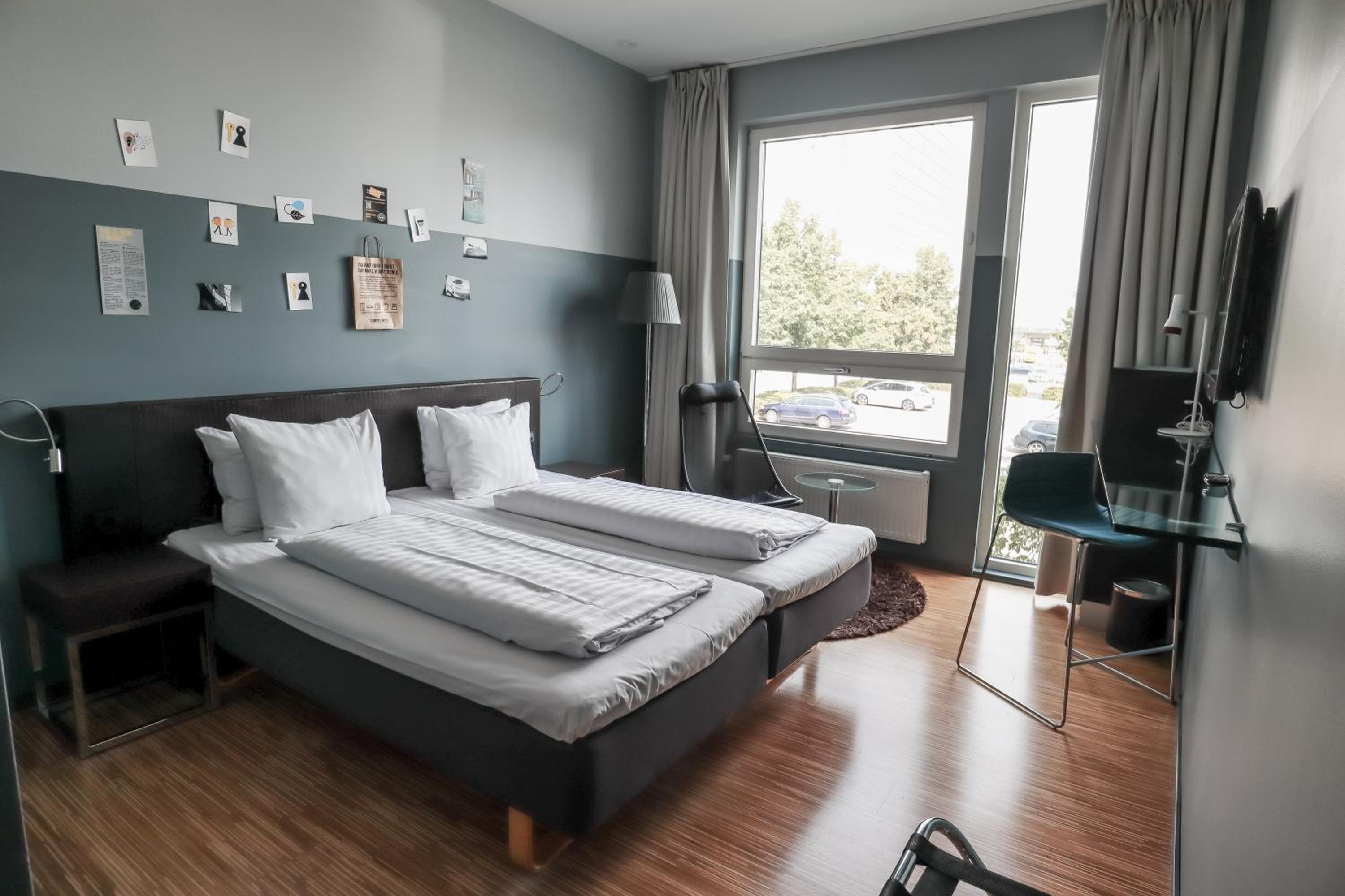 Standard Twin Room - Photo 1