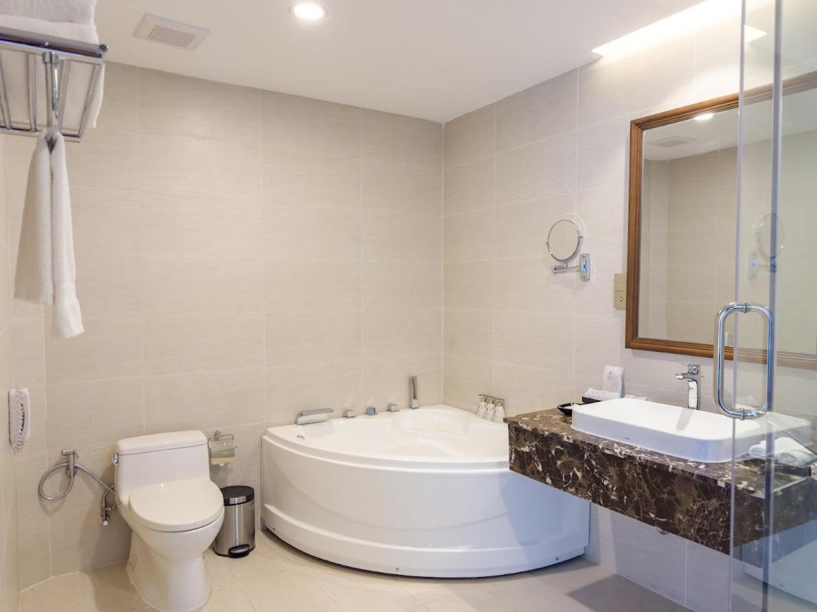 Executive Suite photo 2