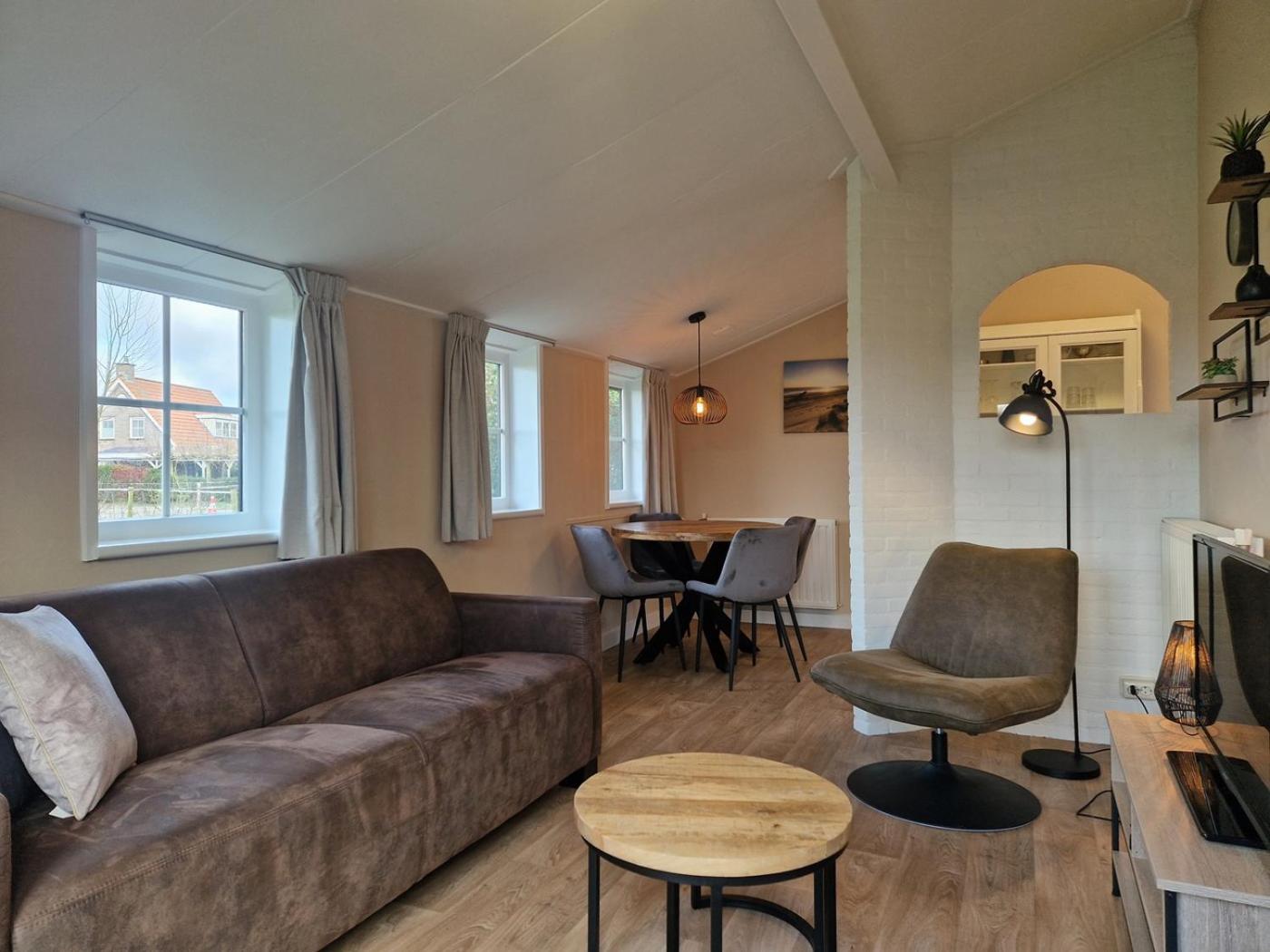 One-Bedroom House photo 1