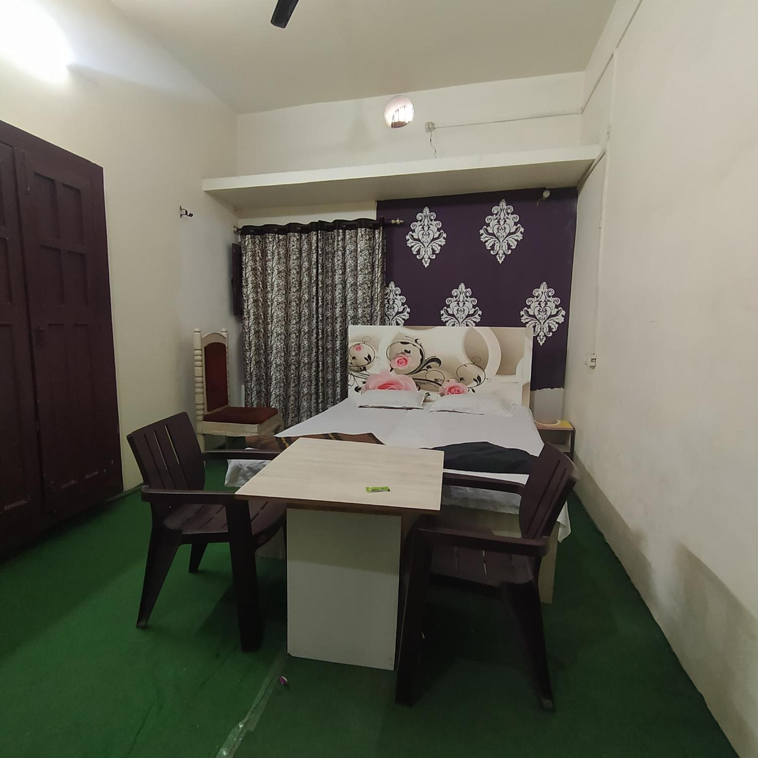 Budget Double Room - Photo 1