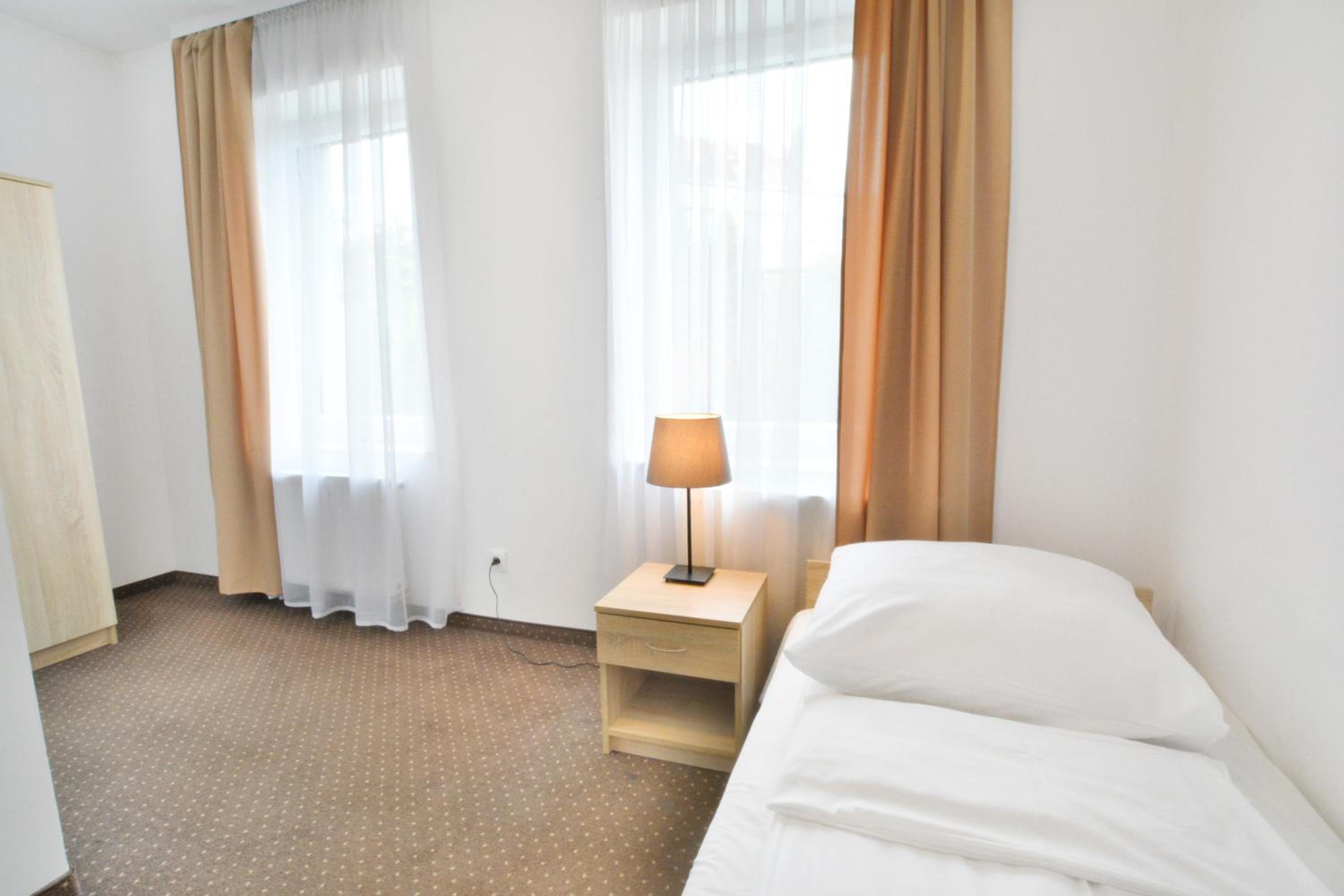 Single Room with Bathroom photo 1
