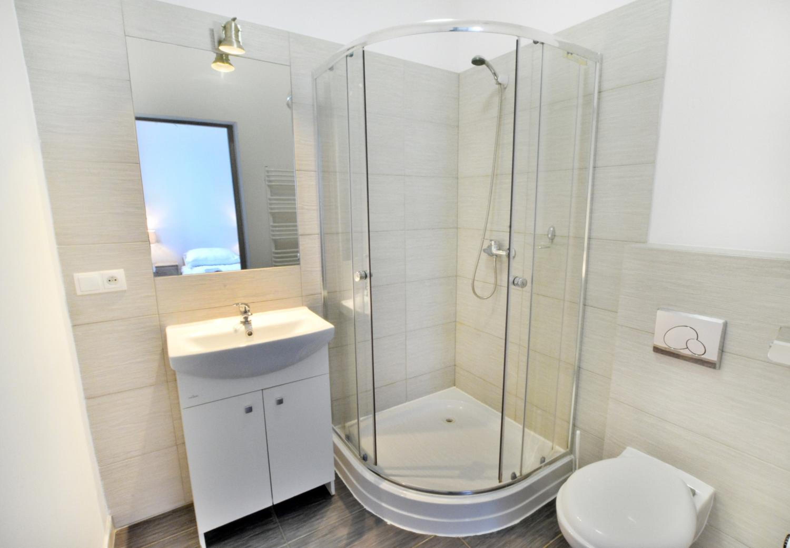 Triple Room with Private Bathroom - Photo 2